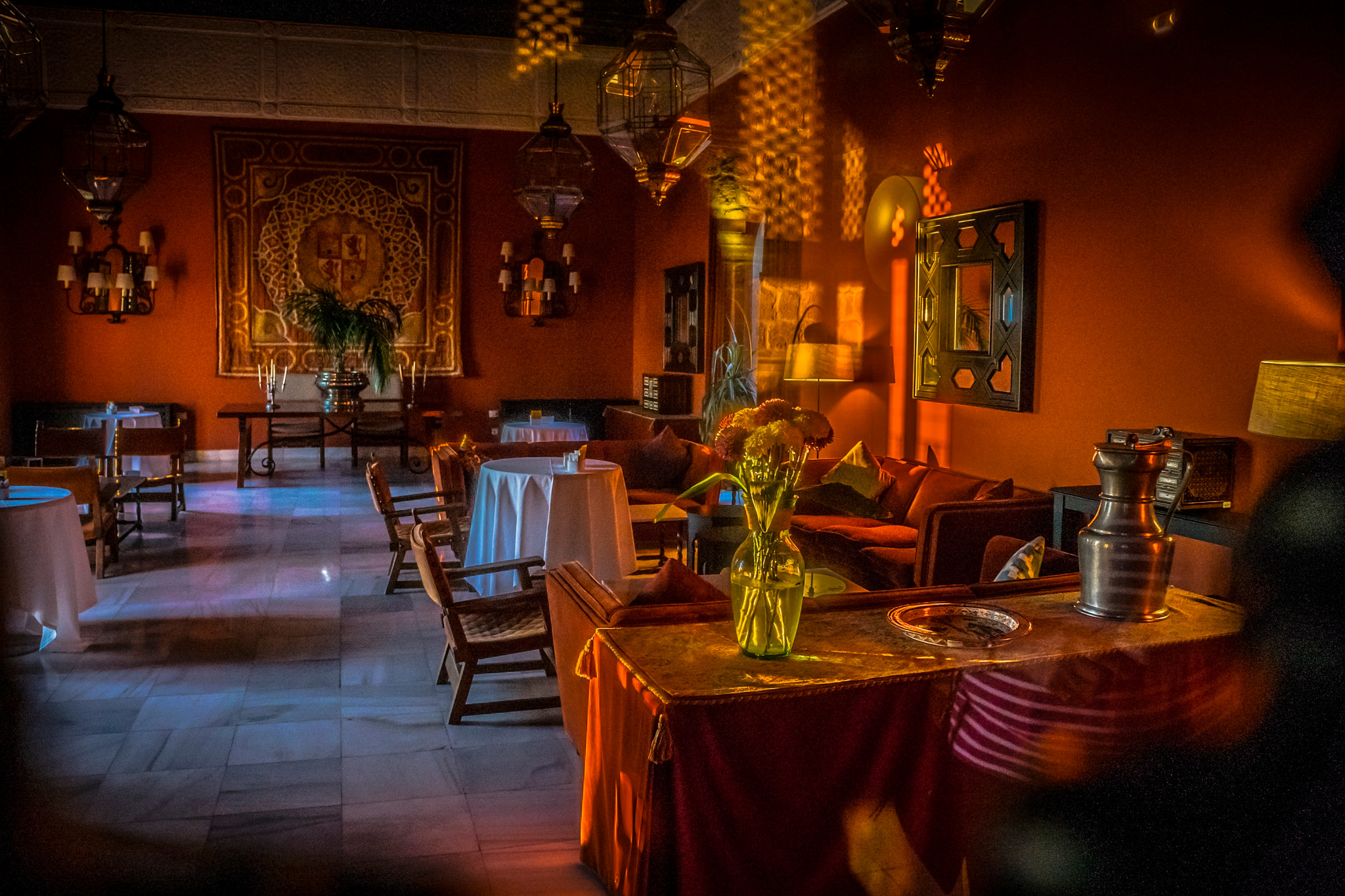 Sony a7 + Sony E 18-55mm F3.5-5.6 OSS sample photo. Dining room in carmona paradore at sunrise photography