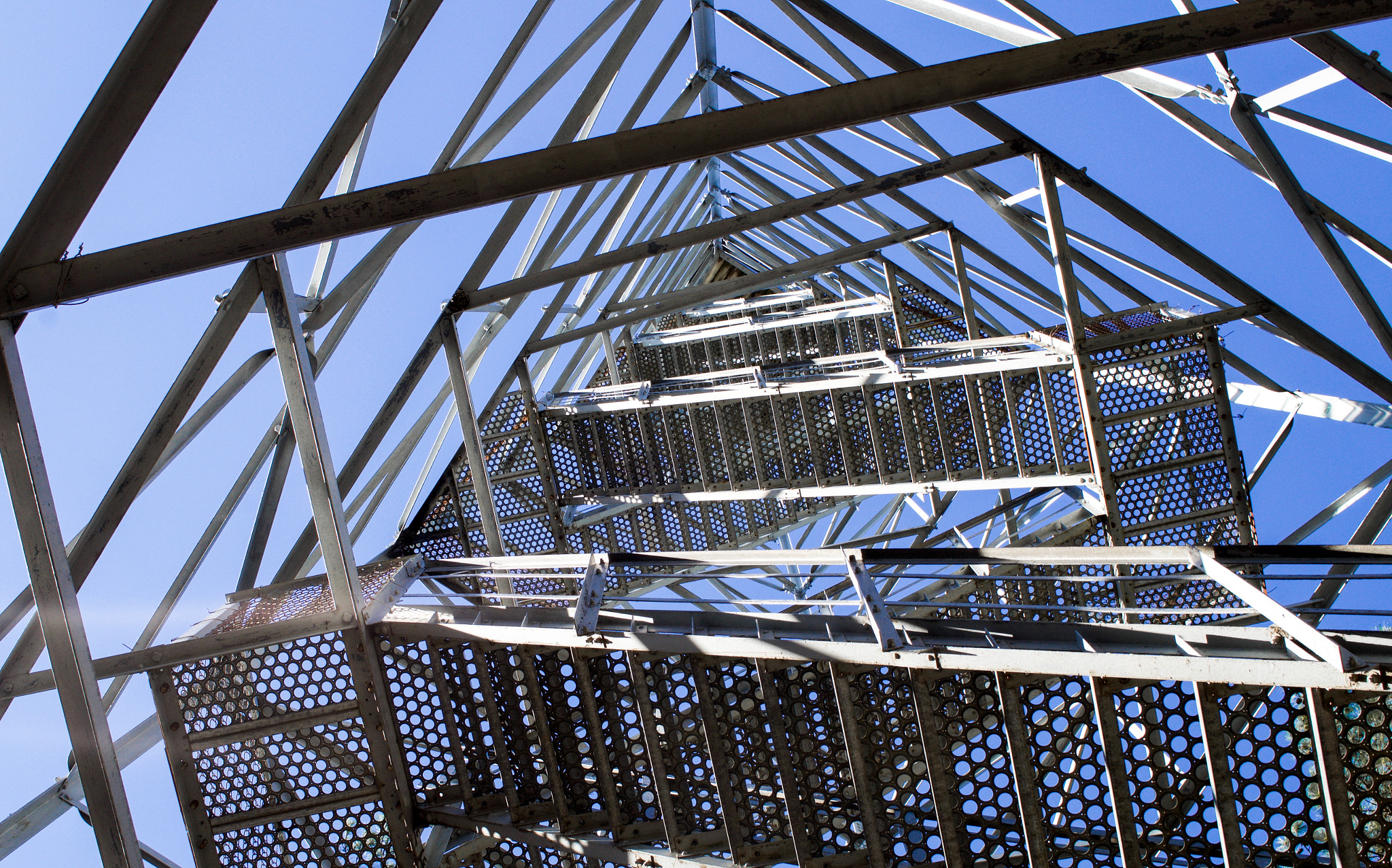 Sony Alpha a5000 (ILCE 5000) + ZEISS Touit 32mm F1.8 sample photo. Firetower photography