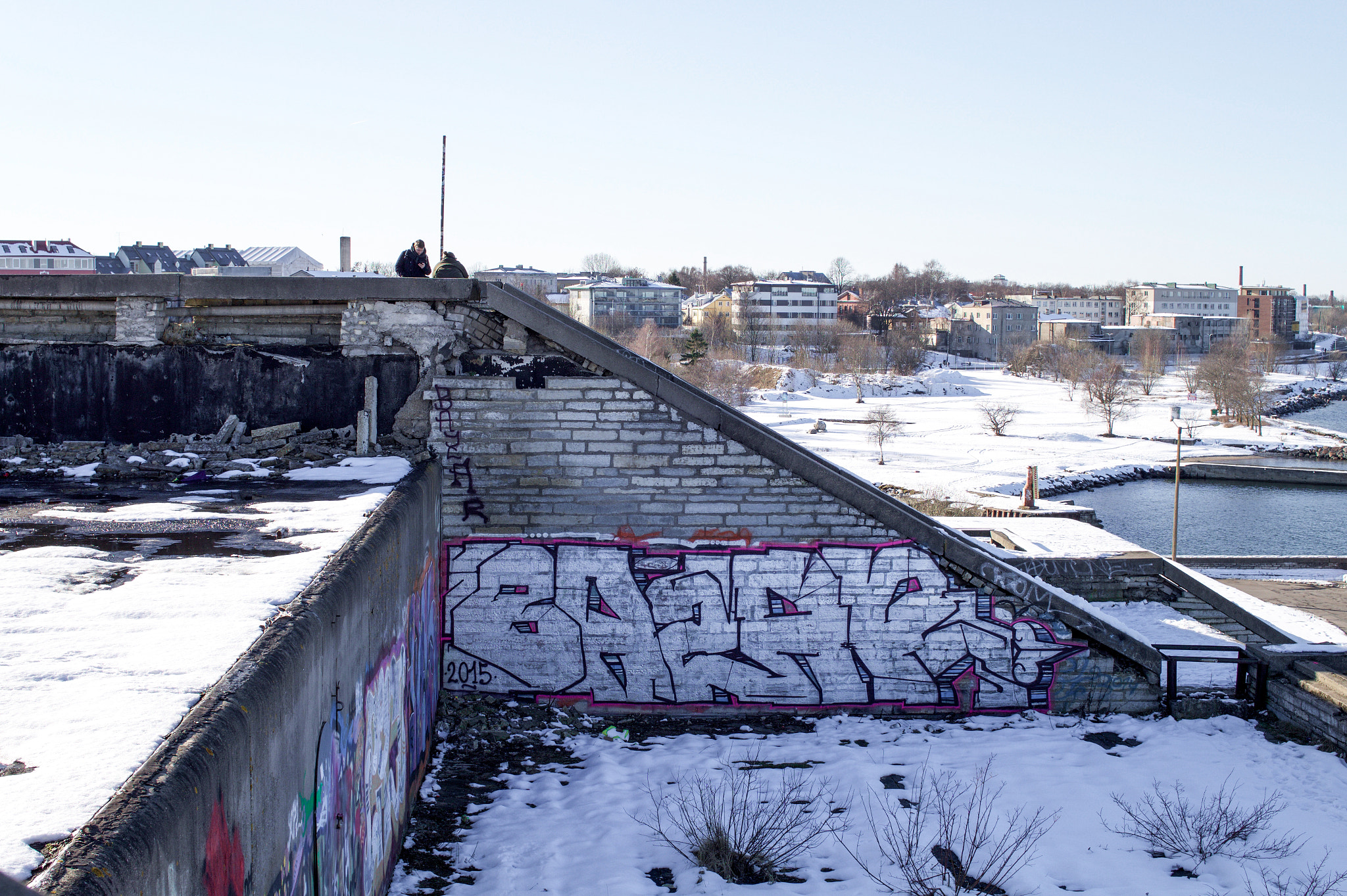 Sony Alpha a5000 (ILCE 5000) + ZEISS Touit 32mm F1.8 sample photo. Soviet decay photography