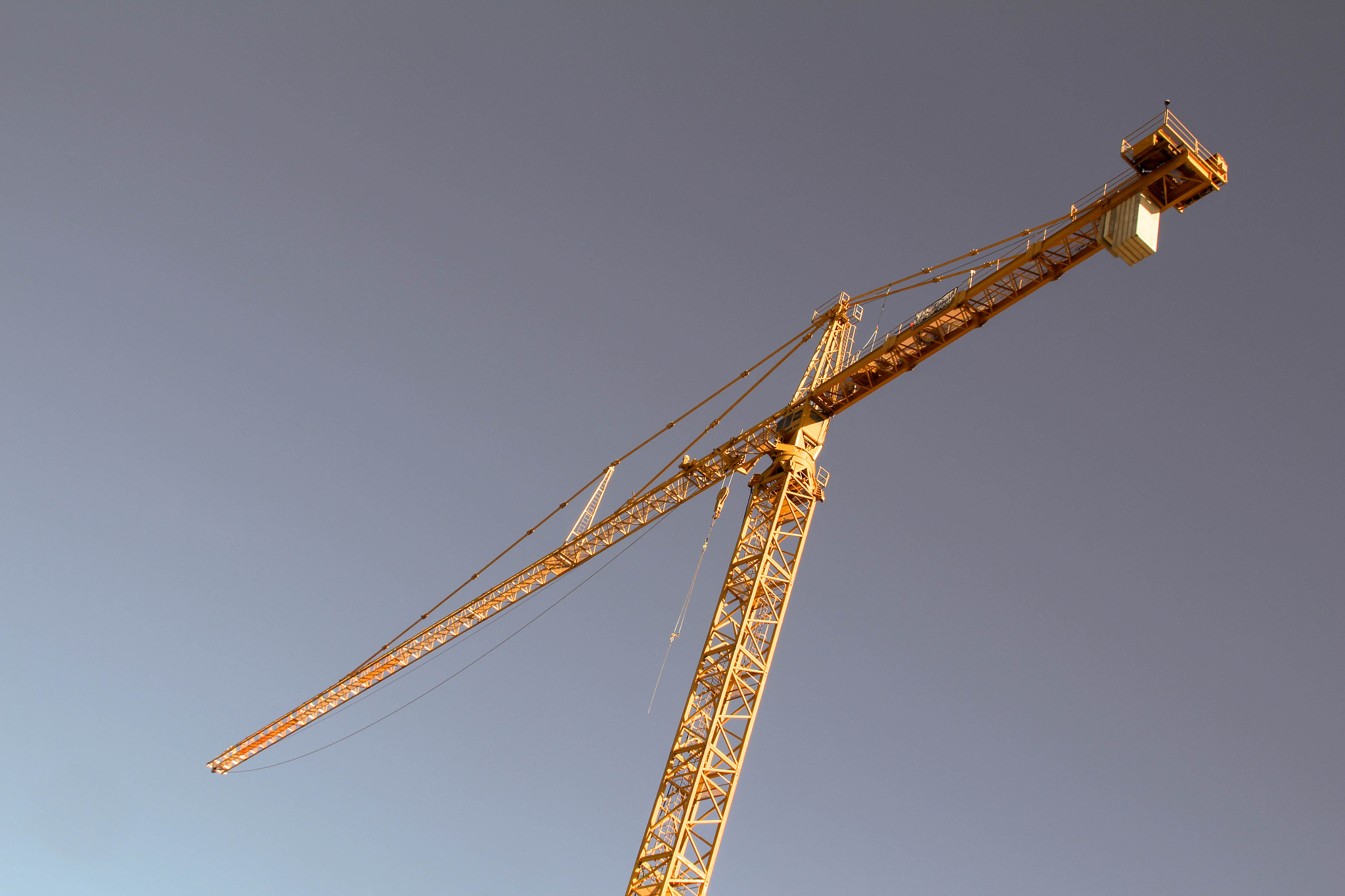 Canon EOS 700D (EOS Rebel T5i / EOS Kiss X7i) + Tamron AF 18-200mm F3.5-6.3 XR Di II LD Aspherical (IF) Macro sample photo. Untitled (tower crane) photography