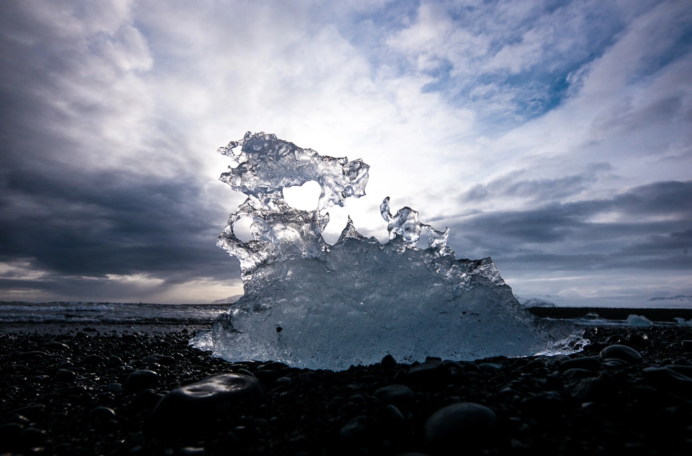 Leica Tri-Elmar-M 16-18-21mm F4 ASPH sample photo. Natural ice on the beach photography