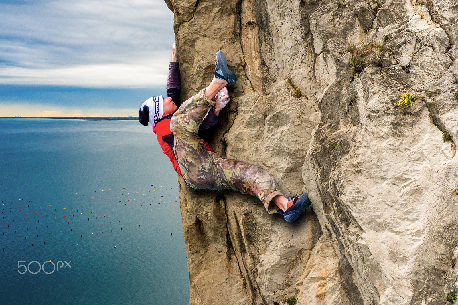 Olympus OM-D E-M10 sample photo. Climbing seaside photography