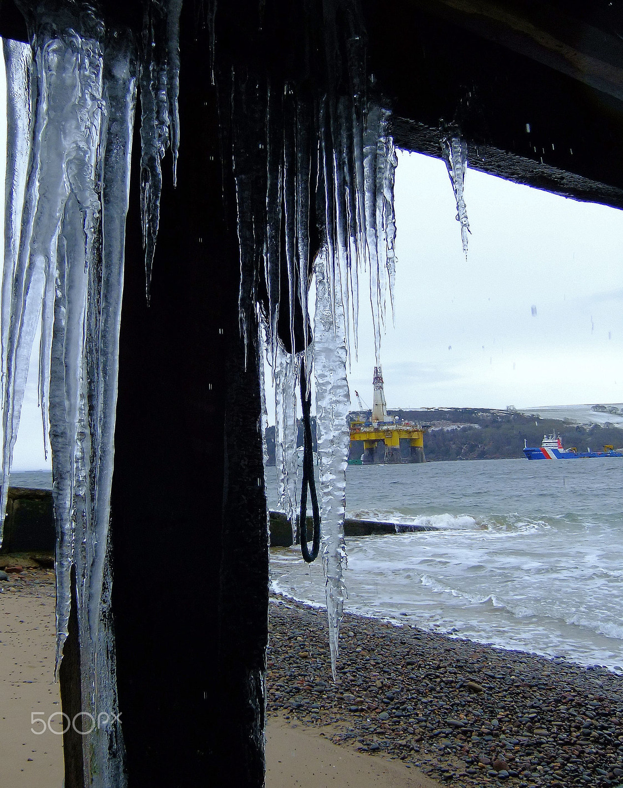 FujiFilm FinePix F70EXR (FinePix F75EXR) sample photo. Winter at the jetty photography