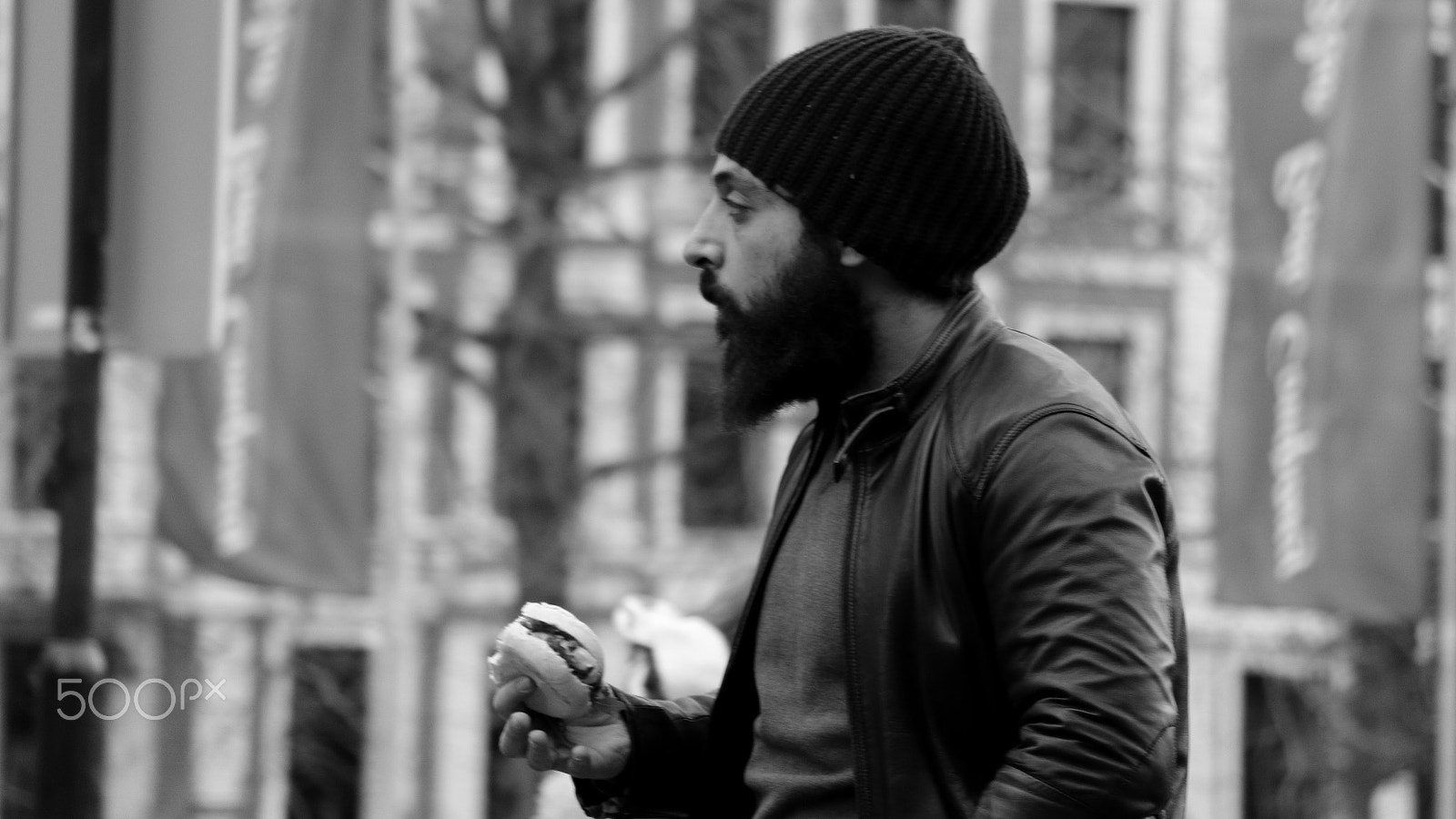 Canon EF-S 18-135mm F3.5-5.6 IS STM sample photo. Hungry ? photography