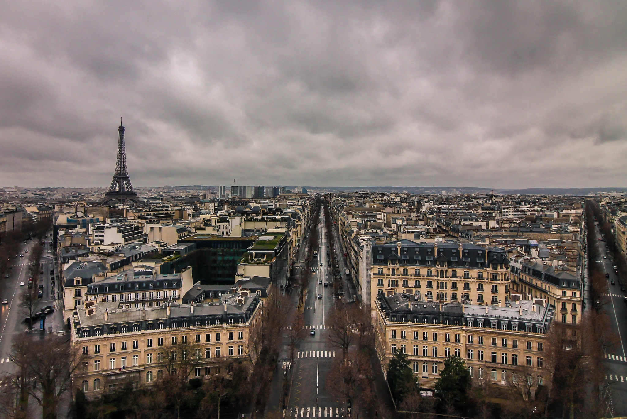 Canon EF-S 10-18mm F4.5–5.6 IS STM sample photo. Paris winter cityscape photography