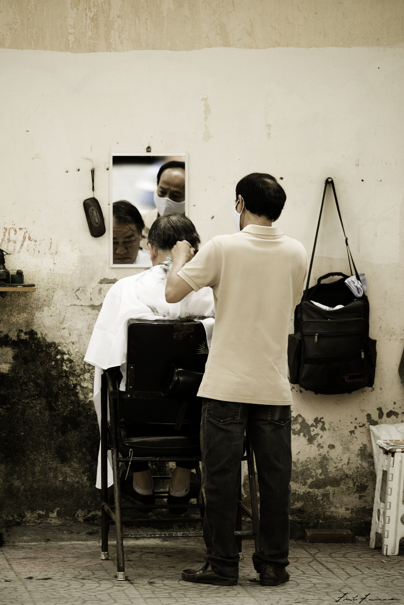 Sigma 120-400mm F4.5-5.6 DG OS HSM sample photo. Saigon kerb drop-in hairdressing photography