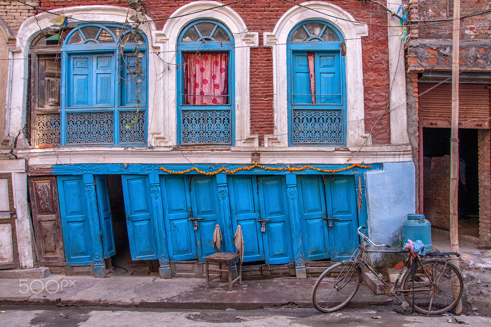 Sigma 18-250mm F3.5-6.3 DC OS HSM sample photo. Crooked doors photography