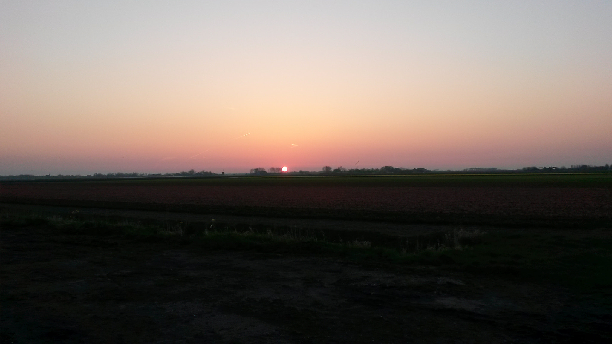Samsung Galaxy S4 Active sample photo. Zonsopkomst boven een veld bloemen photography