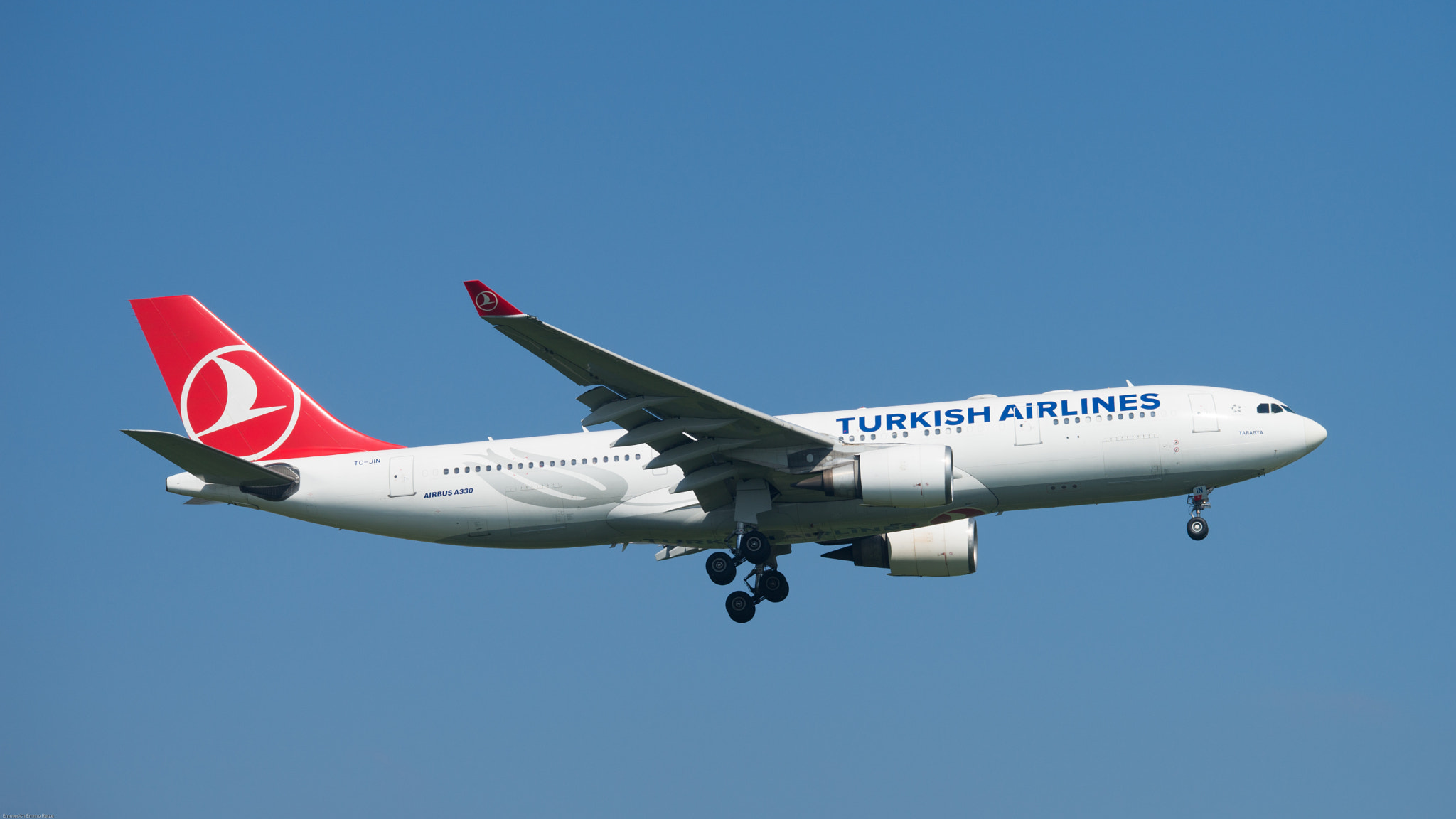 Tamron 80-300mm F3.5-6.3 sample photo. A turkish airlines airbus a330 in final approach photography