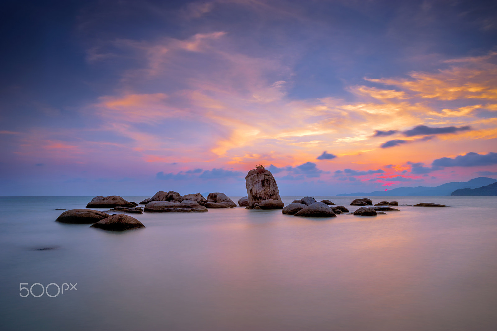 Sony a7 II + Canon EF 17-40mm F4L USM sample photo. The monumen photography