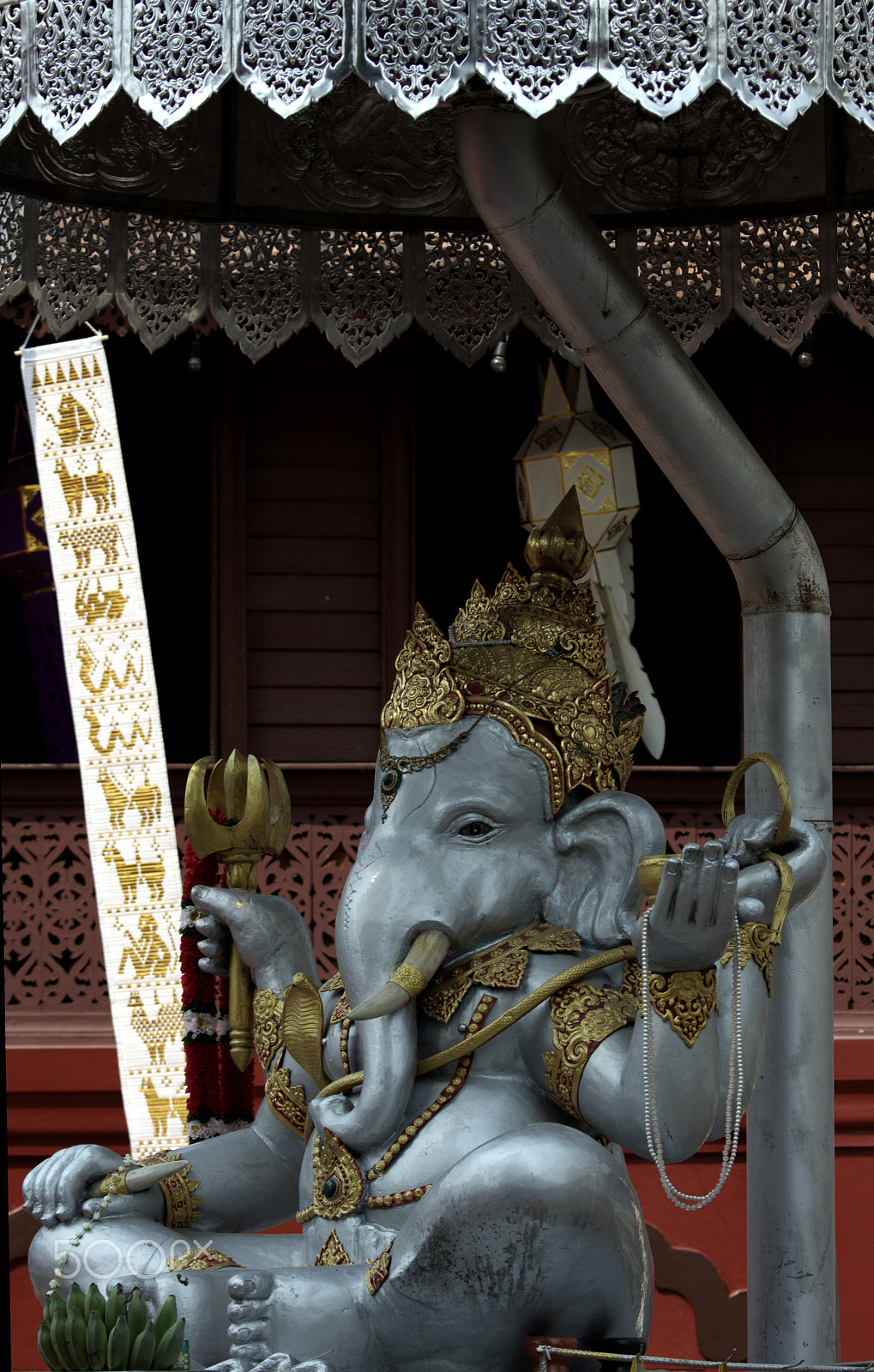 Canon EF 70-200mm F4L IS USM sample photo. Pra pi ka nat statue photography
