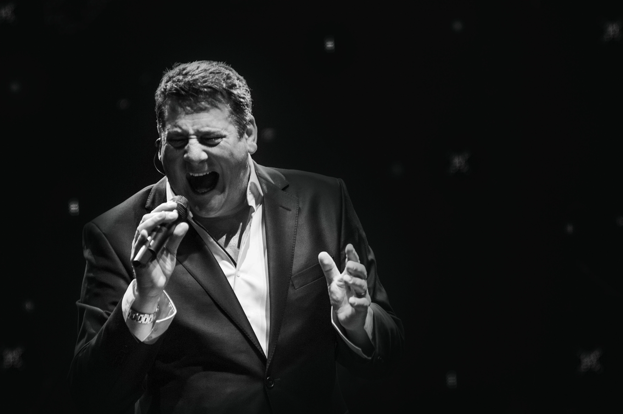 AF Zoom-Nikkor 80-200mm f/2.8 ED sample photo. Tony hadley live in rome photography