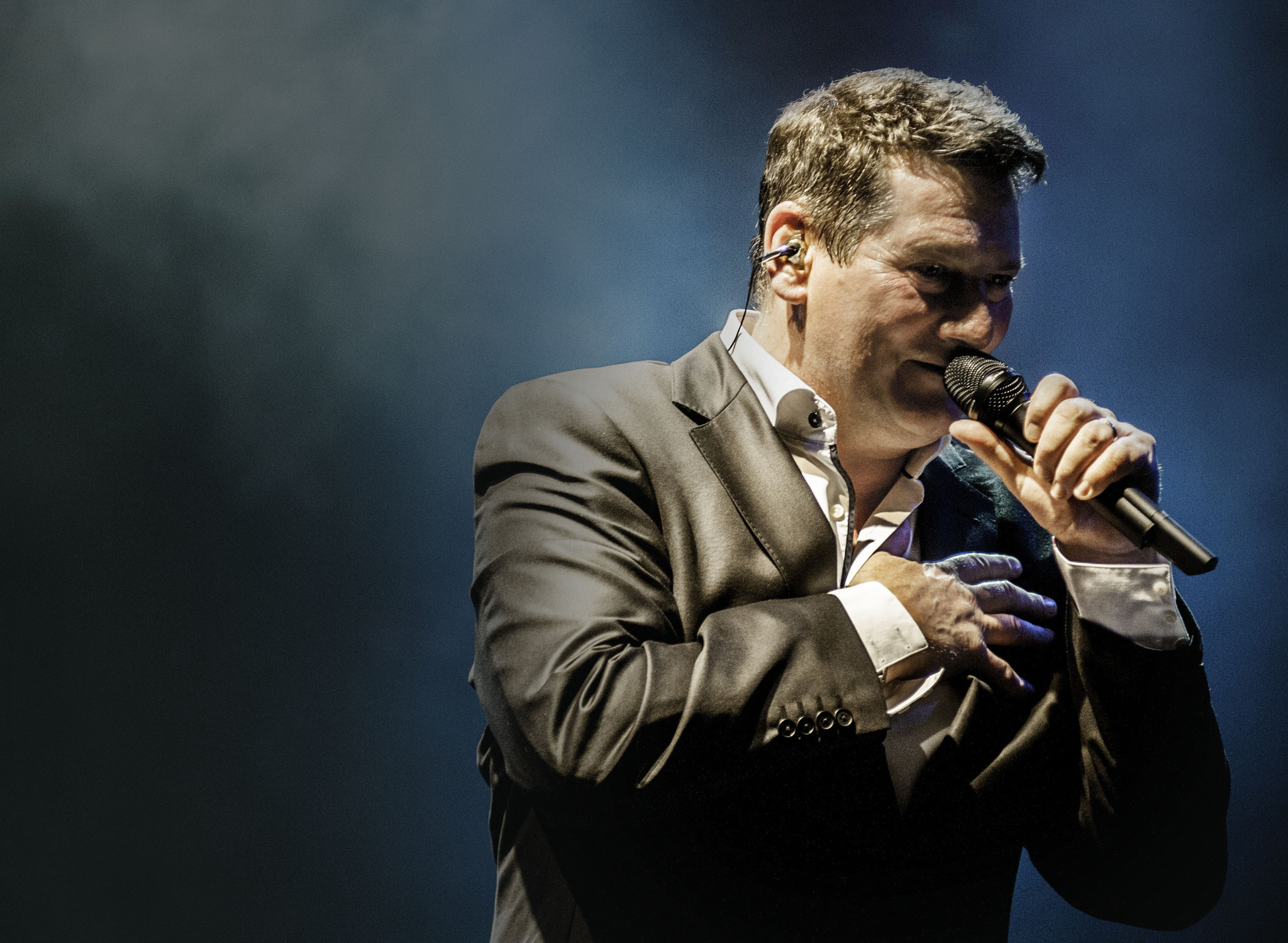 Nikon D300S + AF Zoom-Nikkor 80-200mm f/2.8 ED sample photo. Tony hadley live in rome photography