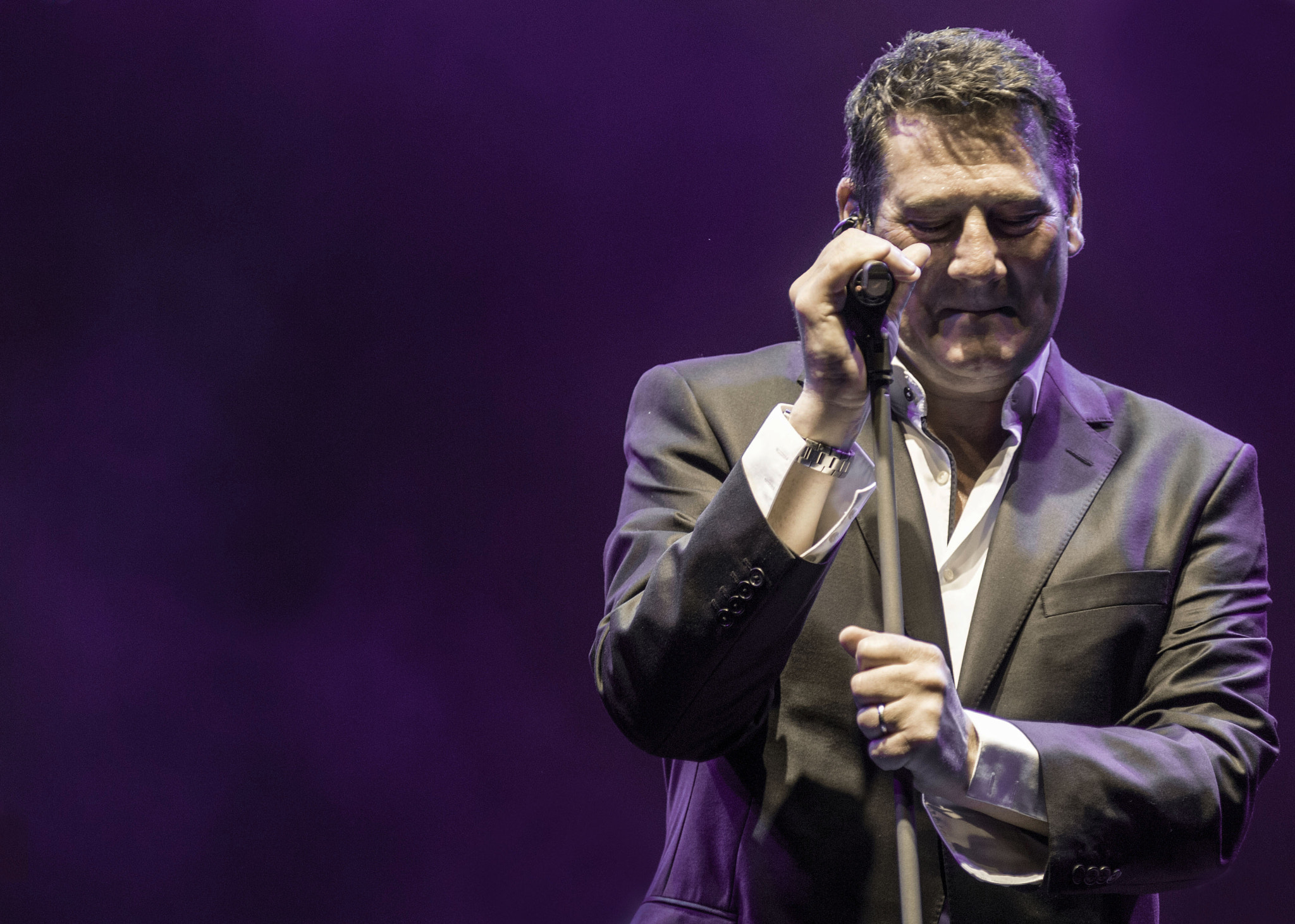 AF Zoom-Nikkor 80-200mm f/2.8 ED sample photo. Tony hadley live in rome photography