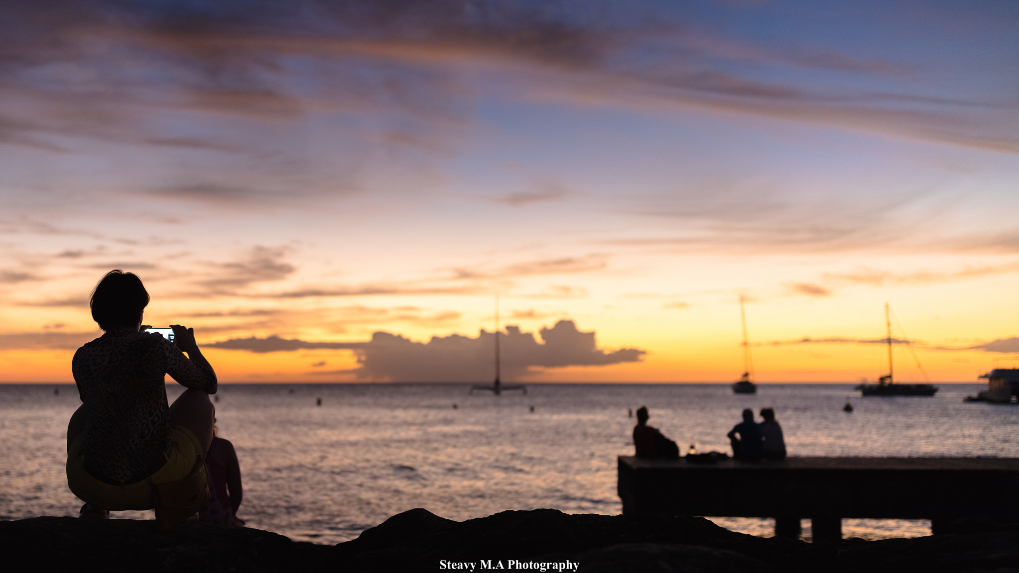 Canon EF 35mm F1.4L II USM sample photo. Sunset chaser (cropped version) photography