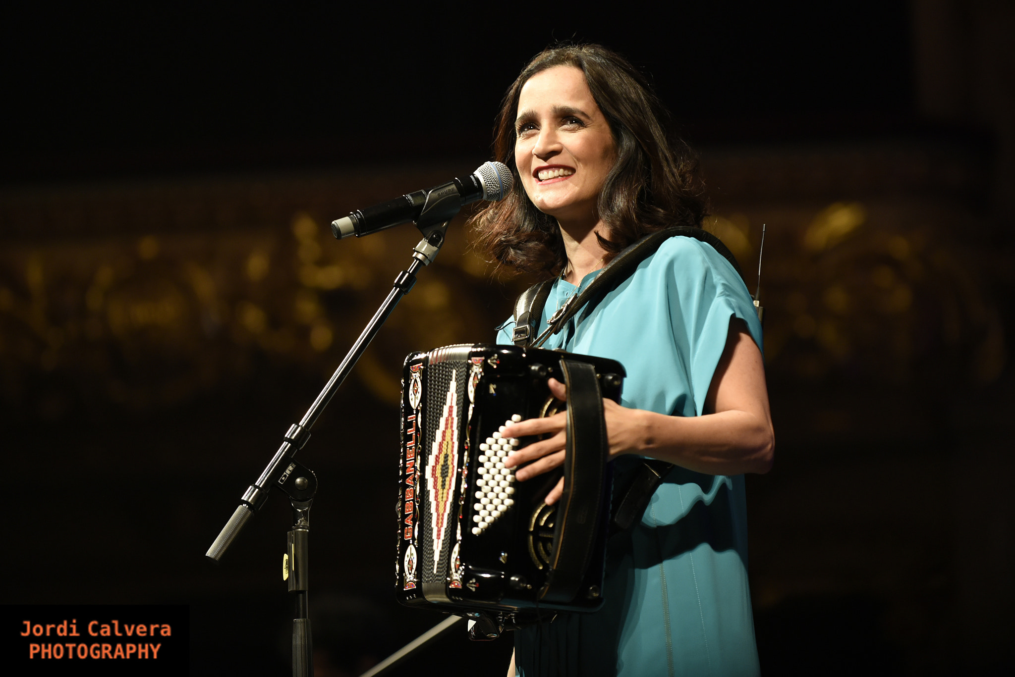 AF Zoom-Nikkor 24-50mm f/3.3-4.5D sample photo. Julieta venegas, liceu (bcn) 10-4-2016 photography