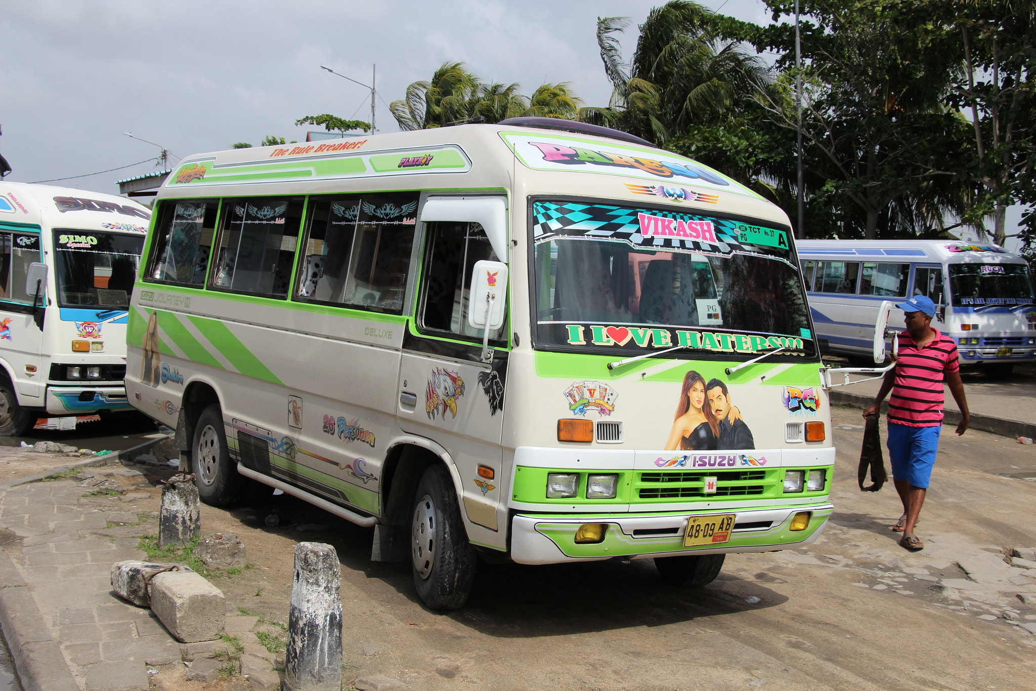 Canon EF-S 18-135mm F3.5-5.6 IS STM sample photo. Public transport paramaribo photography