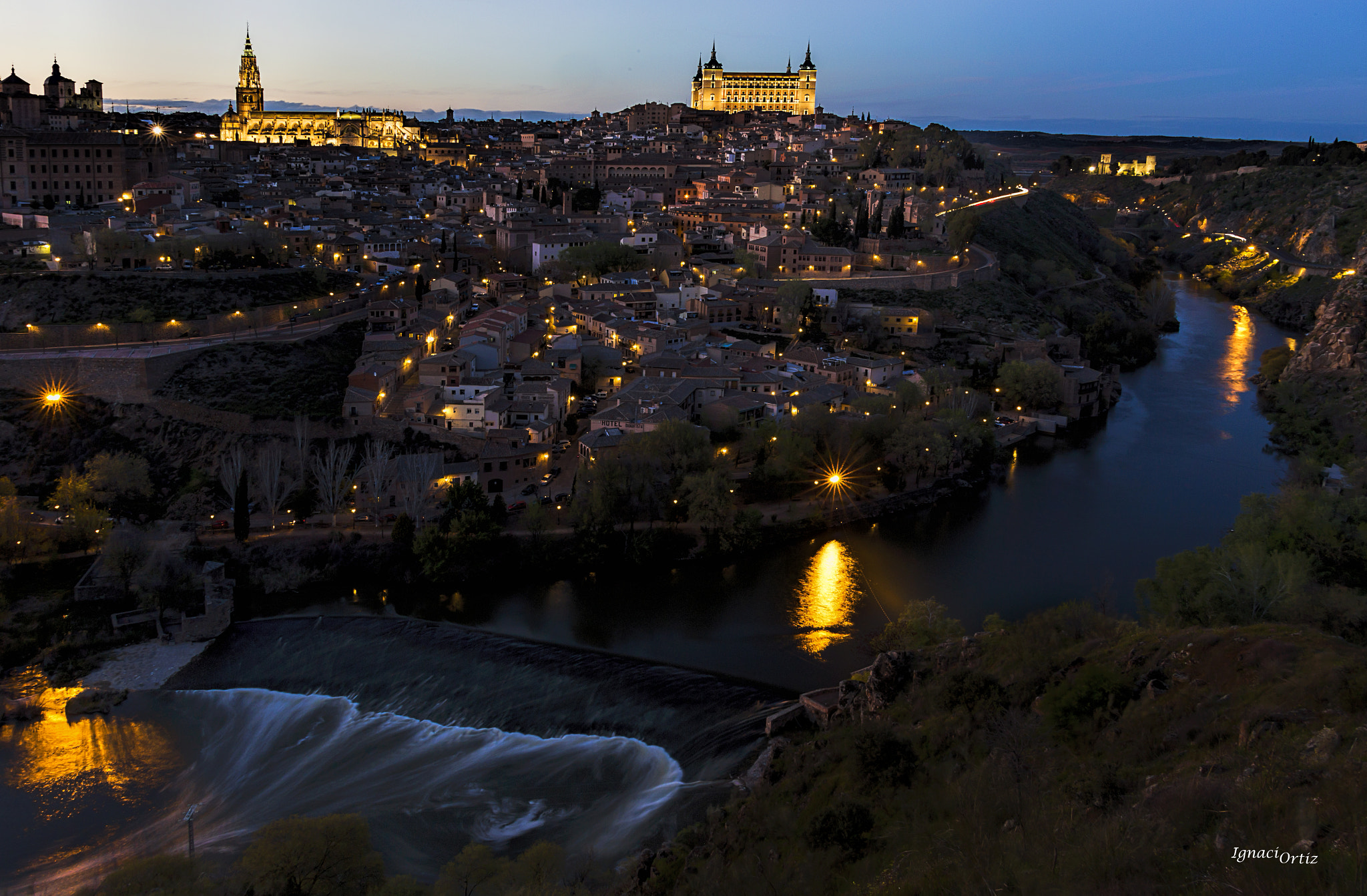 Canon EOS 6D + Tamron AF 28-300mm F3.5-6.3 XR Di VC LD Aspherical (IF) Macro sample photo. Toledo night photography