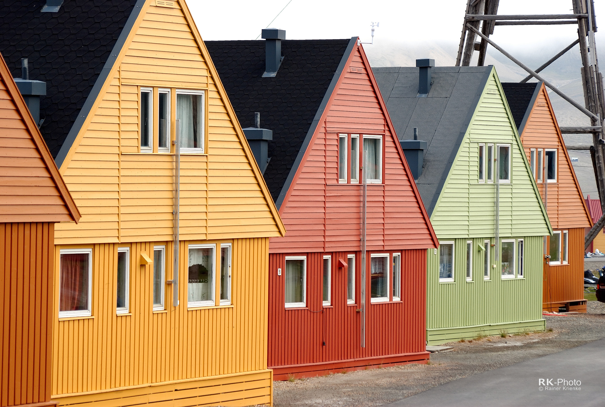 Nikon D80 + Sigma 70-300mm F4-5.6 APO Macro Super II sample photo. Houses in longyearbyen, spitzbergen photography