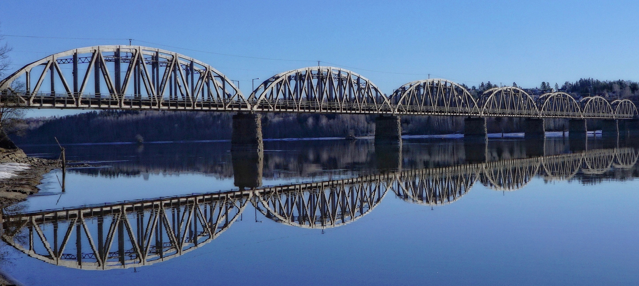 Sony E 16mm F2.8 sample photo. Trainbridge in fetsund, norway photography