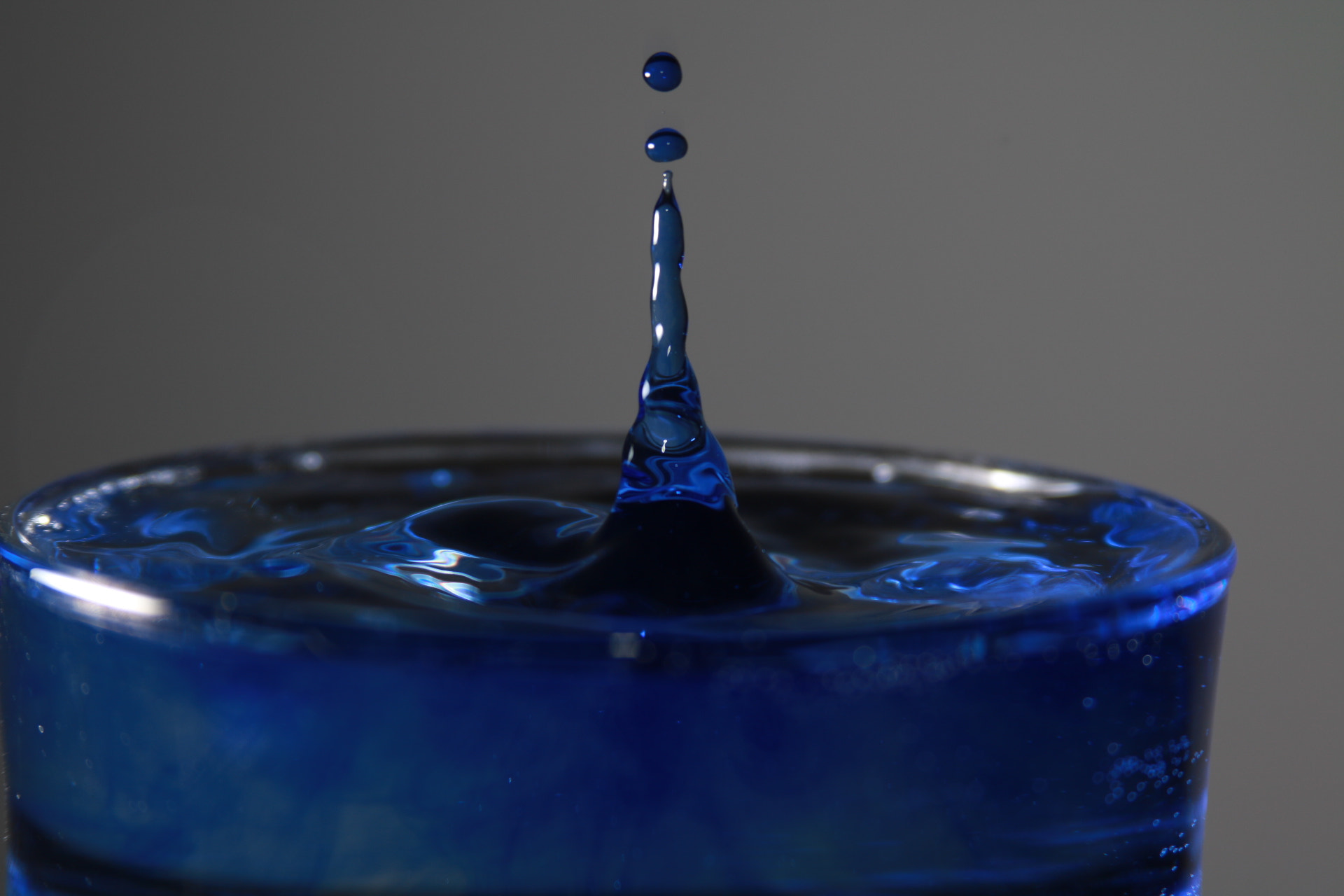 Canon EF 28-135mm F3.5-5.6 IS USM sample photo. Water drops  photography