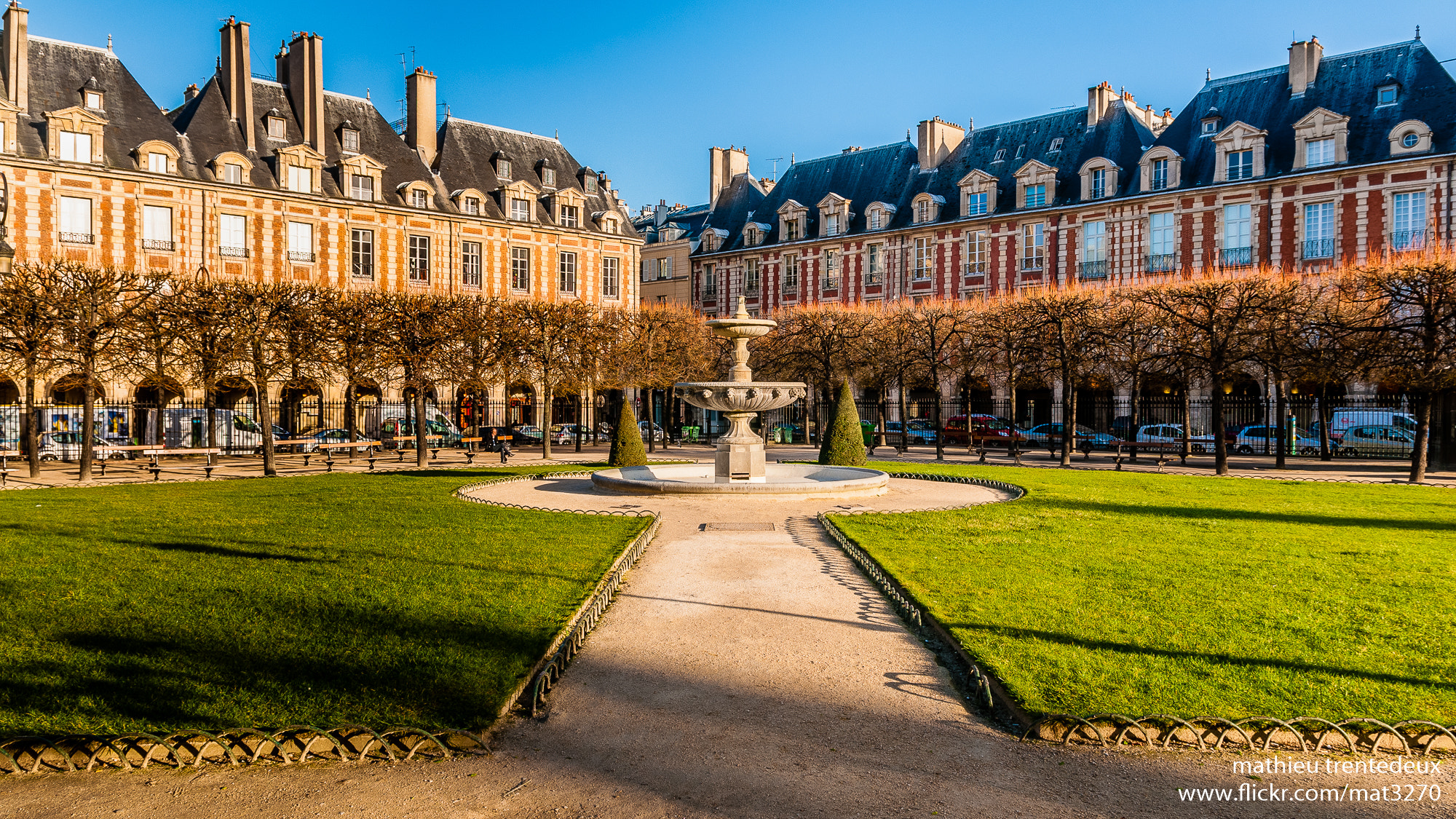 Nikon D90 + Sigma 17-70mm F2.8-4 DC Macro OS HSM | C sample photo. Paris - place des vosges hdr photography