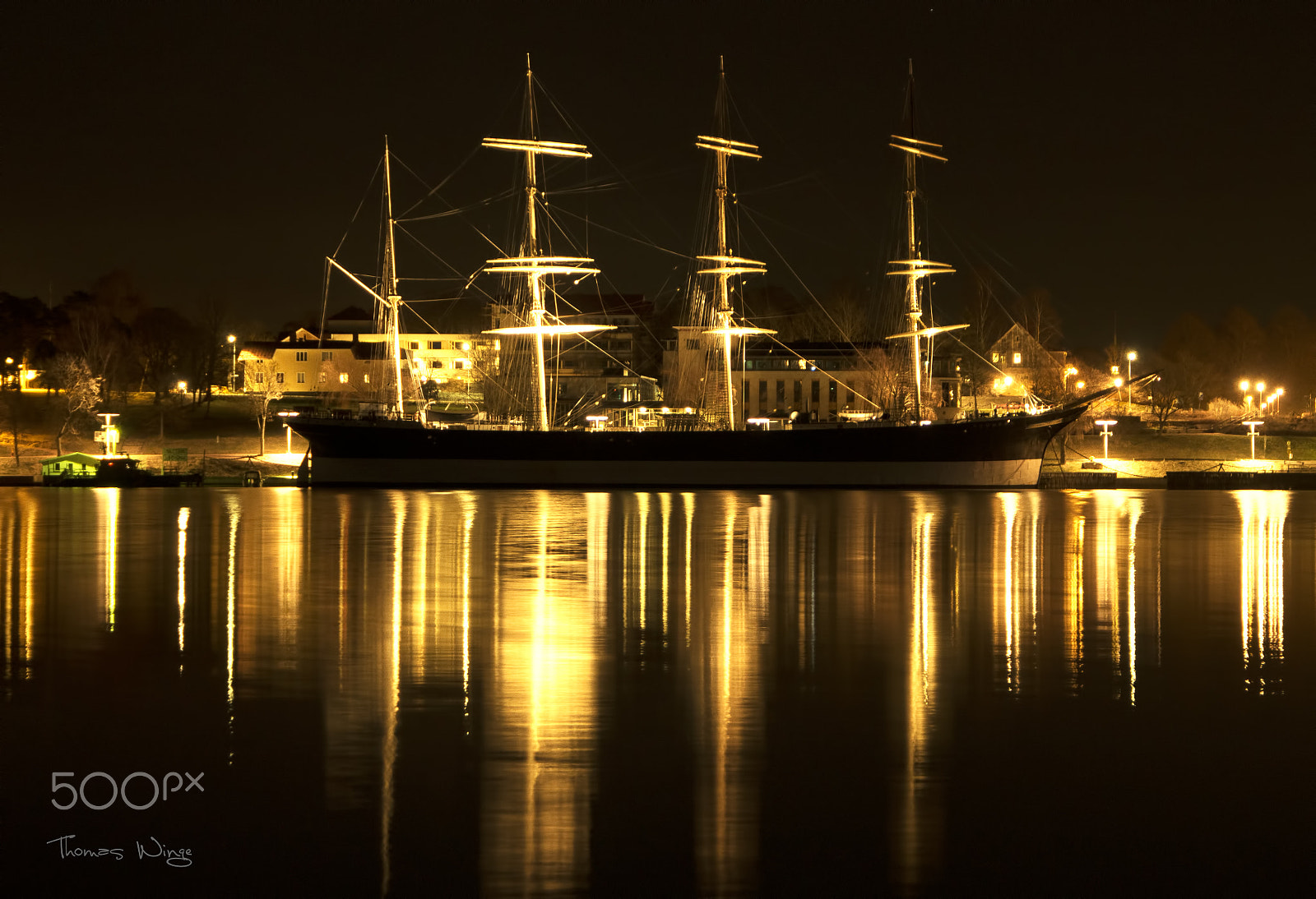 Samsung NX1 sample photo. Old ship photography