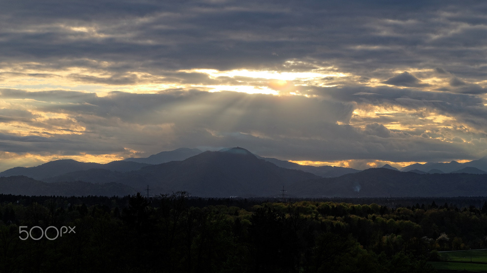 Pentax K-50 + Pentax smc FA 50mm F1.4 sample photo. Sunrays over lubnik photography