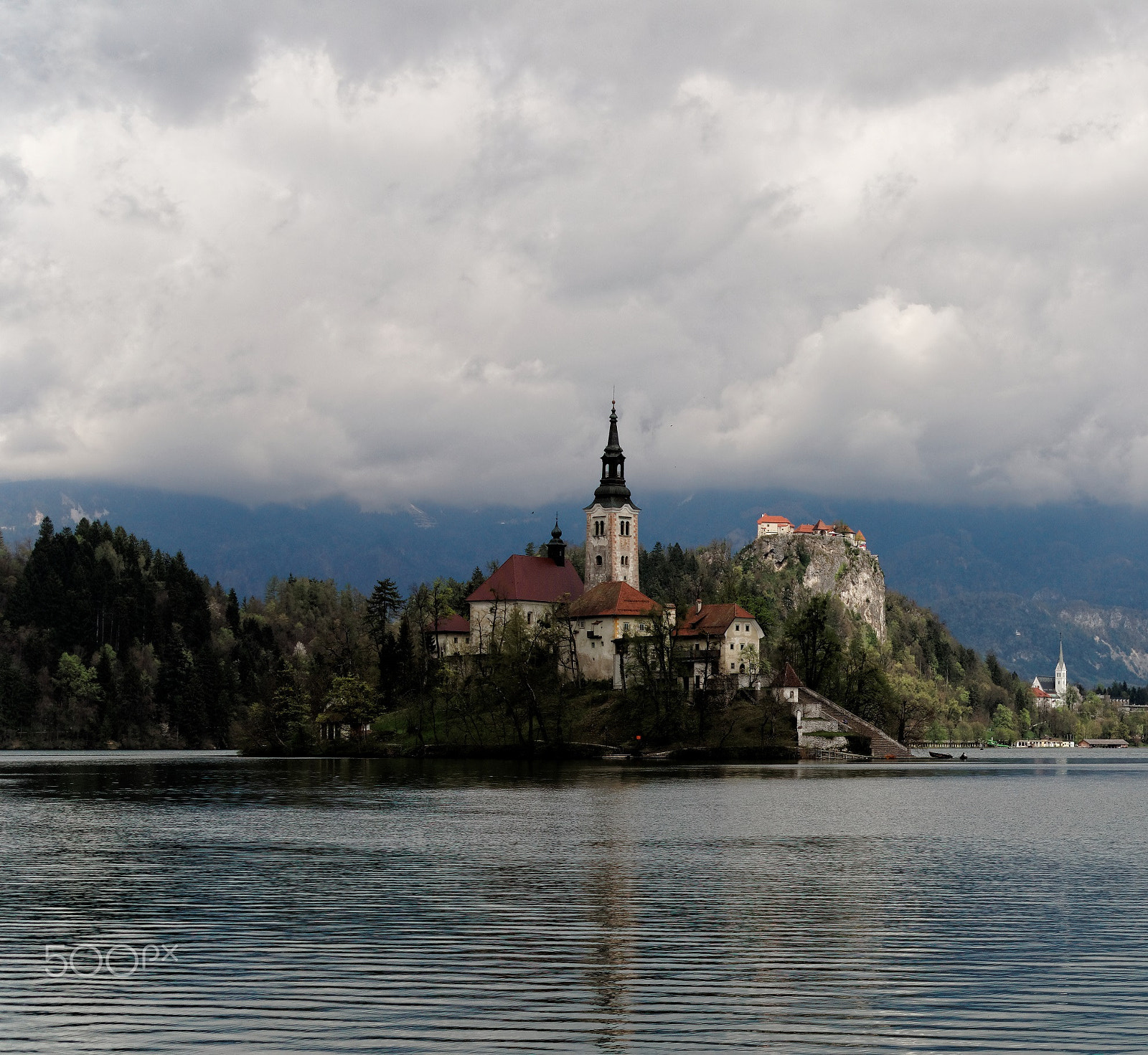 Pentax smc DA 18-55mm F3.5-5.6 AL sample photo. Bled island and castle behind photography