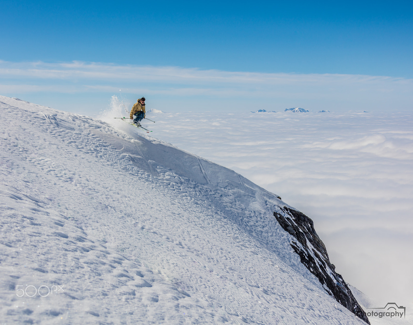 Canon EF 28-300mm F3.5-5.6L IS USM sample photo. Ride over sea of clouds photography