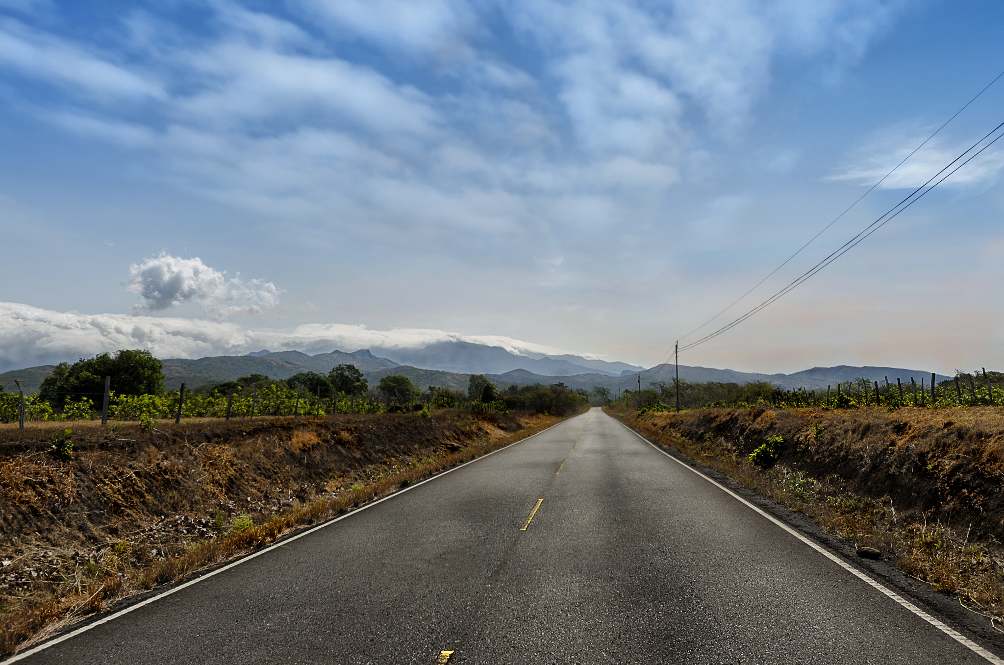 Sigma 8-16mm F4.5-5.6 DC HSM sample photo. Into the west photography