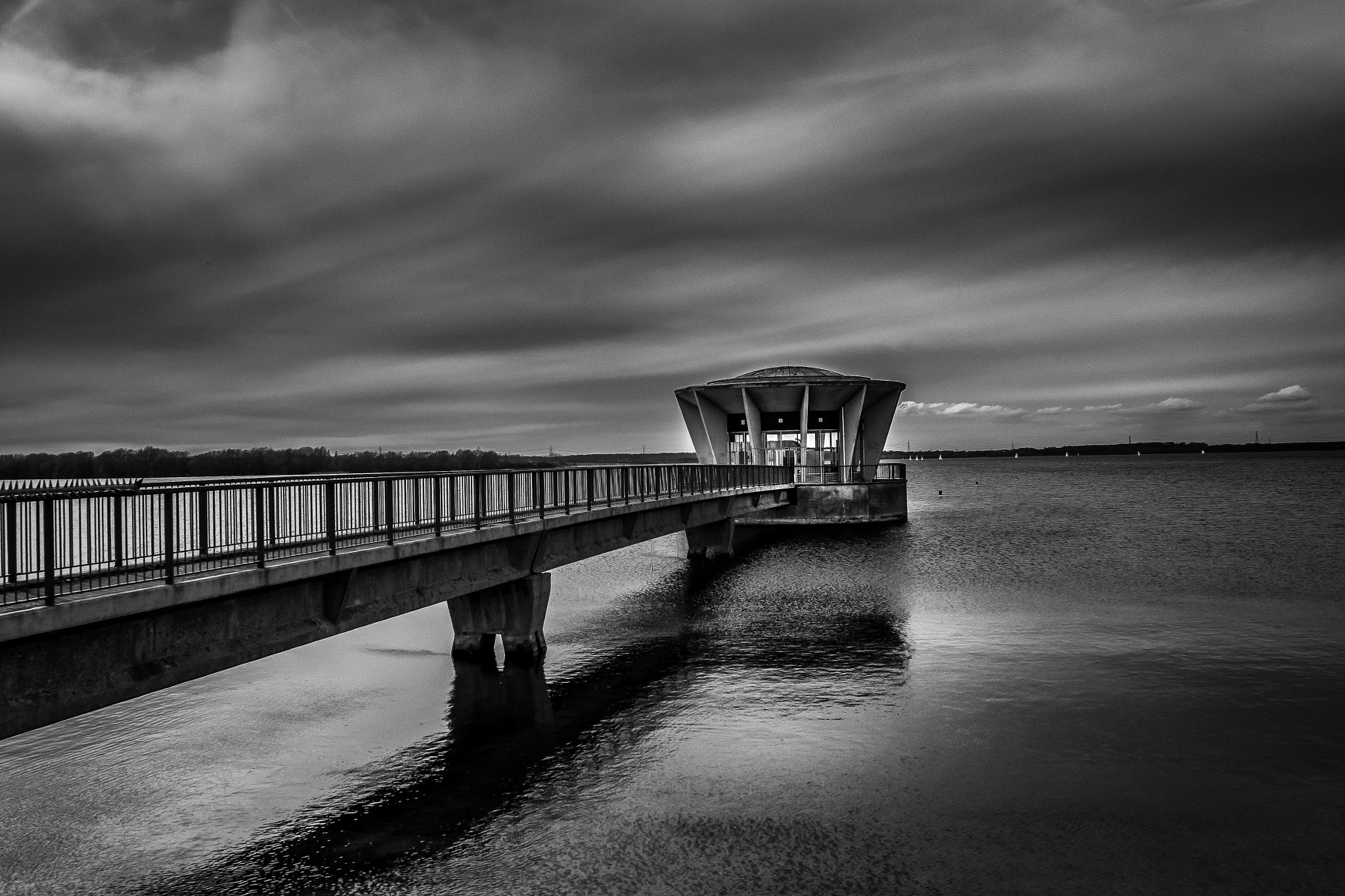 Fujifilm X-Pro1 + Fujifilm XF 16-55mm F2.8 R LM WR sample photo. Valve tower grafham water photography