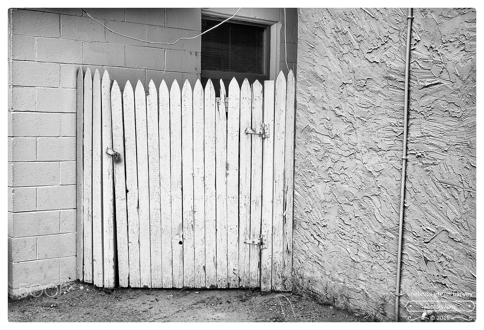 Leica Summarit-M 50mm F2.4 sample photo. The gate photography