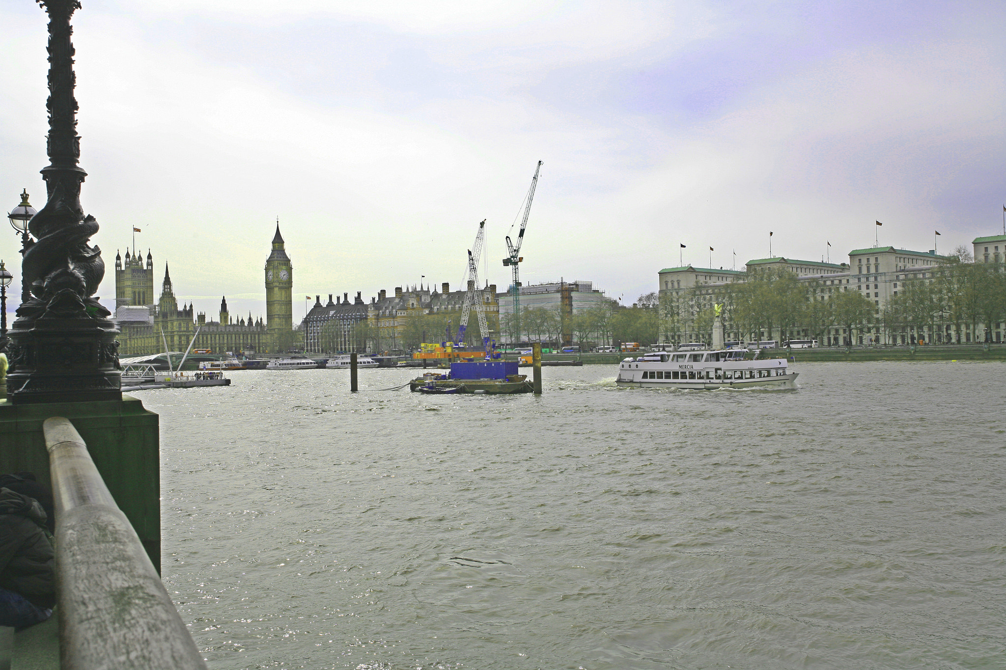 Sigma 24-60mm f/2.8 EX DG sample photo. London photography