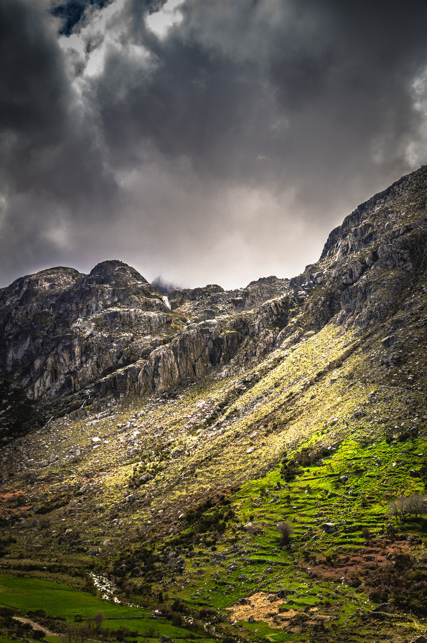 Sony DT 16-105mm F3.5-5.6 sample photo. Dark mountain photography