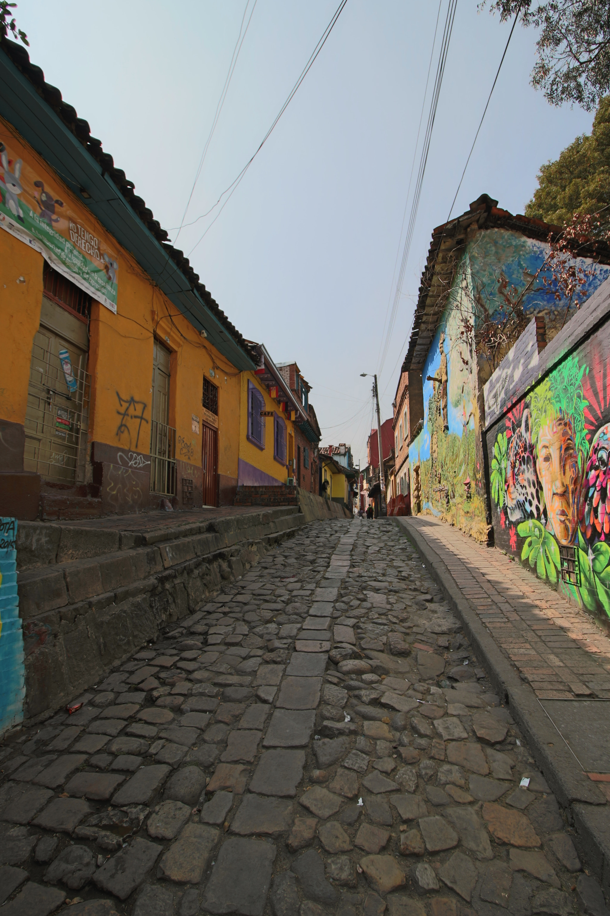 Canon EF-S 10-18mm F4.5–5.6 IS STM sample photo. Barrio la candelaria bogotá photography