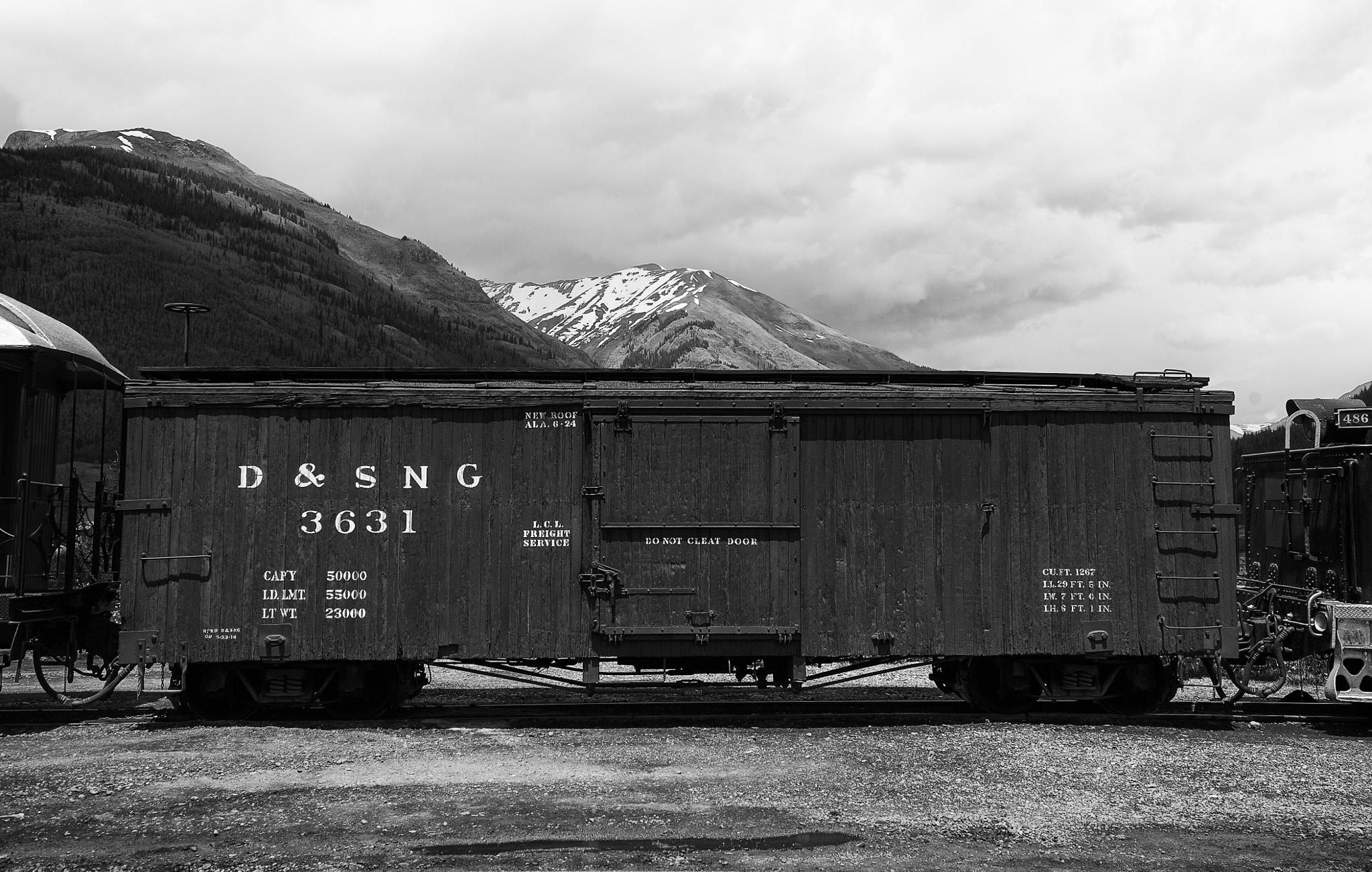 Canon EOS 5D + Canon EF 16-35mm F4L IS USM sample photo. Train car photography