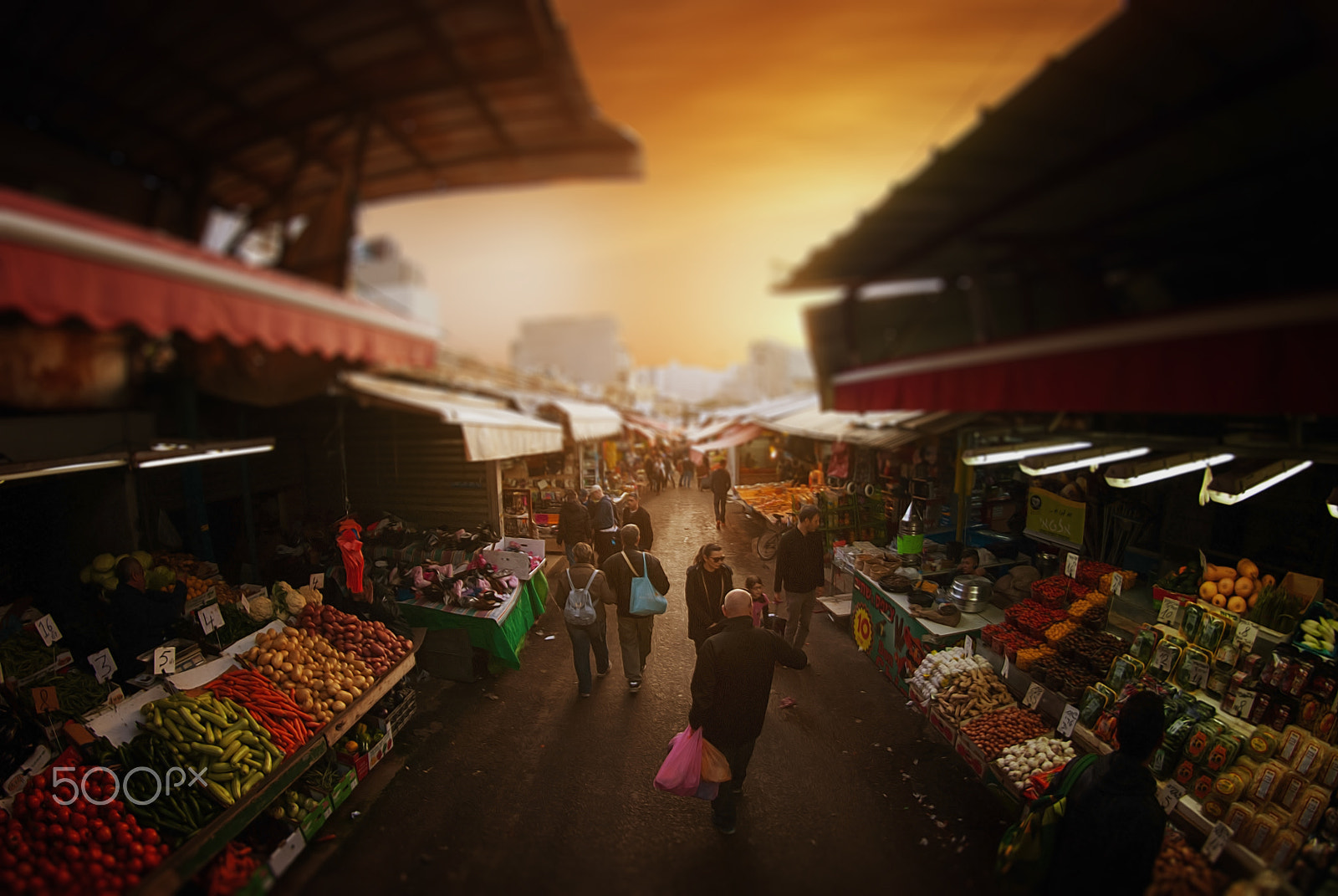 Nikon D80 + Samyang 8mm F3.5 Aspherical IF MC Fisheye sample photo. Sunset at the market photography