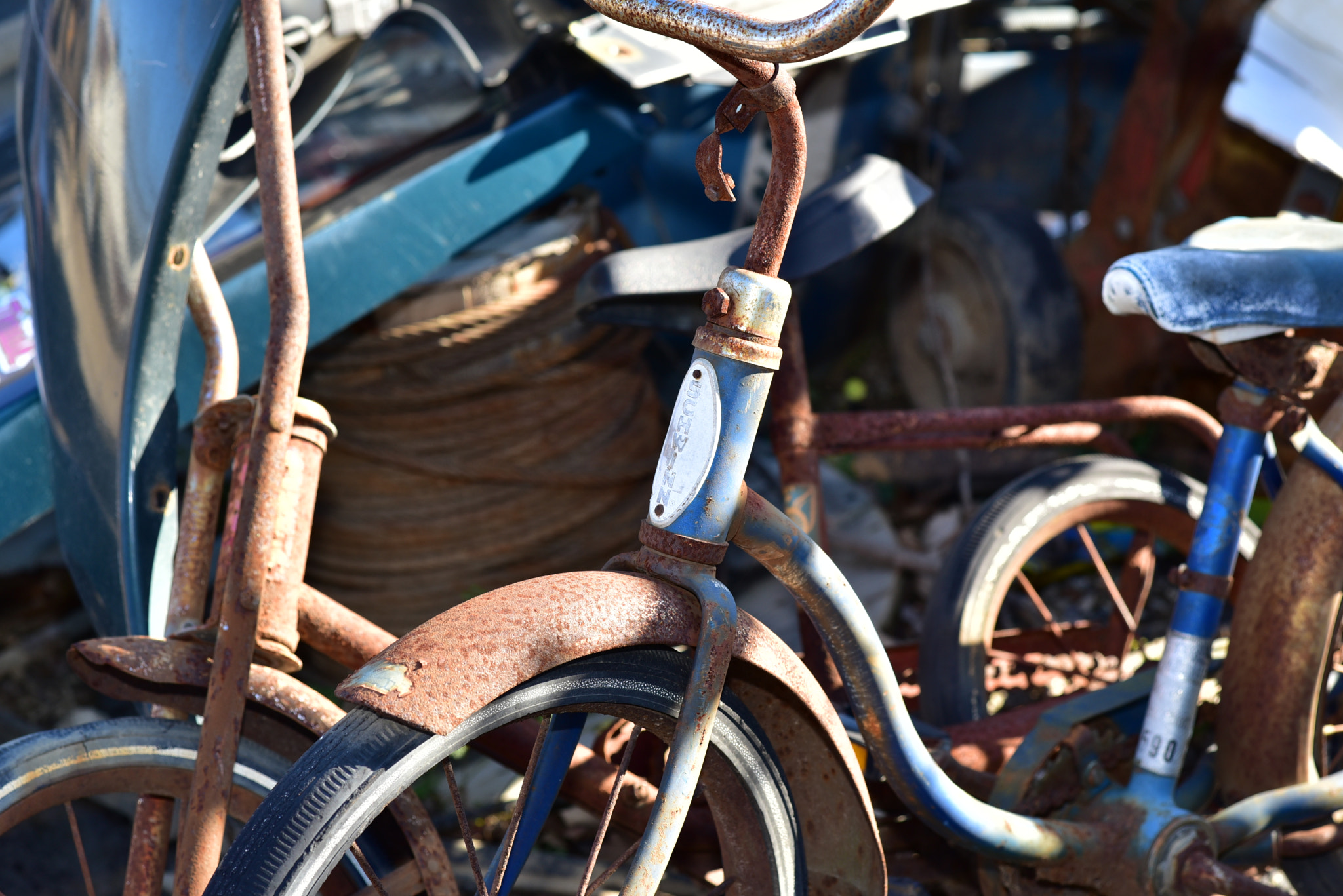 Samyang 85mm F1.4 Aspherical IF sample photo. Blue bicycle photography