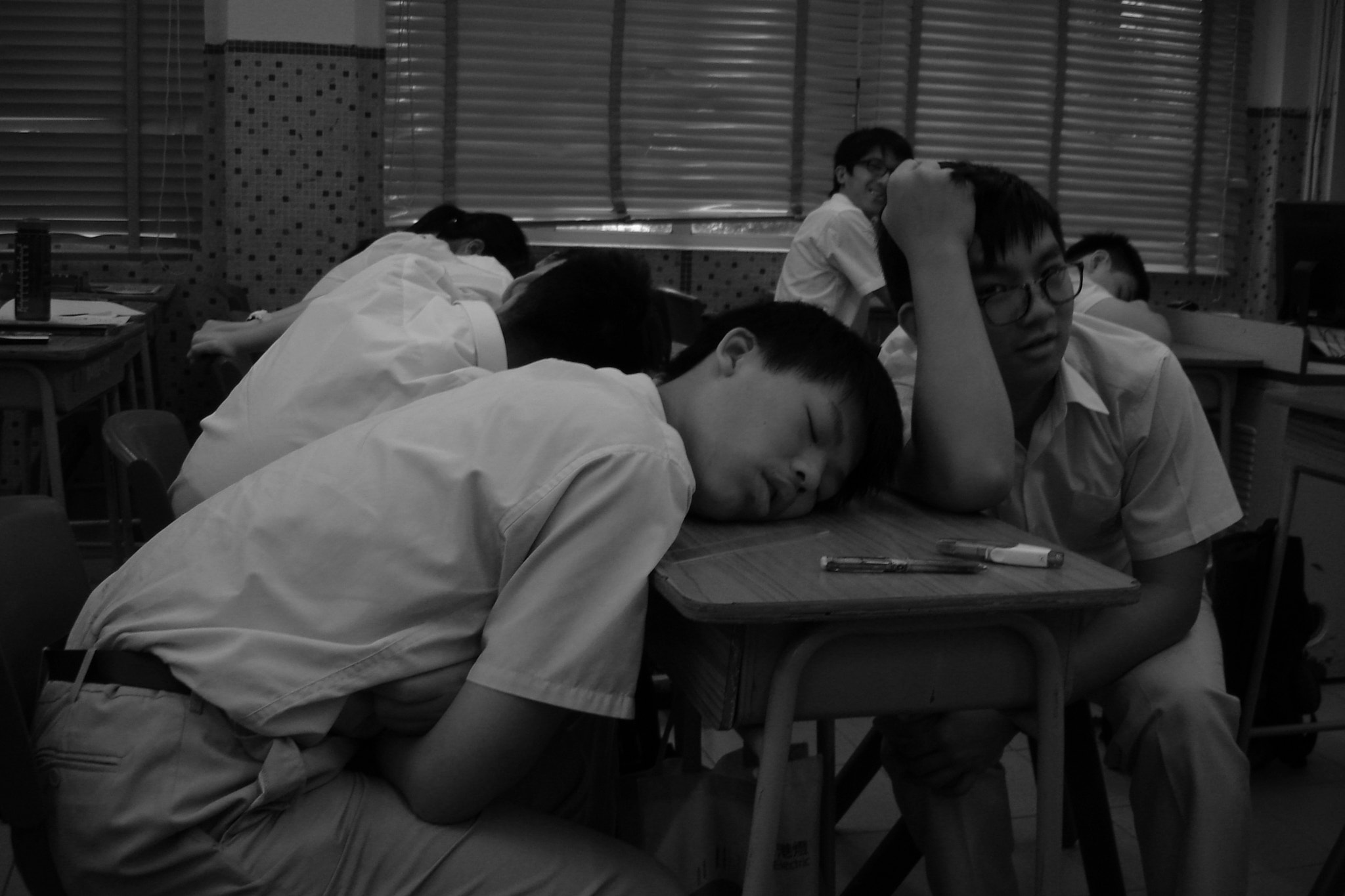 Sony DSC-W15 sample photo. Hong kong school life photography