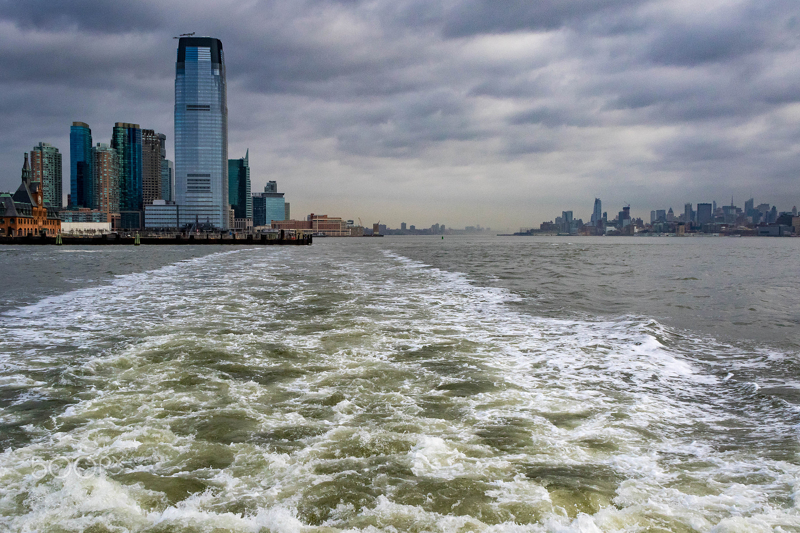Canon EOS 7D Mark II + Canon EF-S 18-55mm F3.5-5.6 IS STM sample photo. Wake from ellis island photography