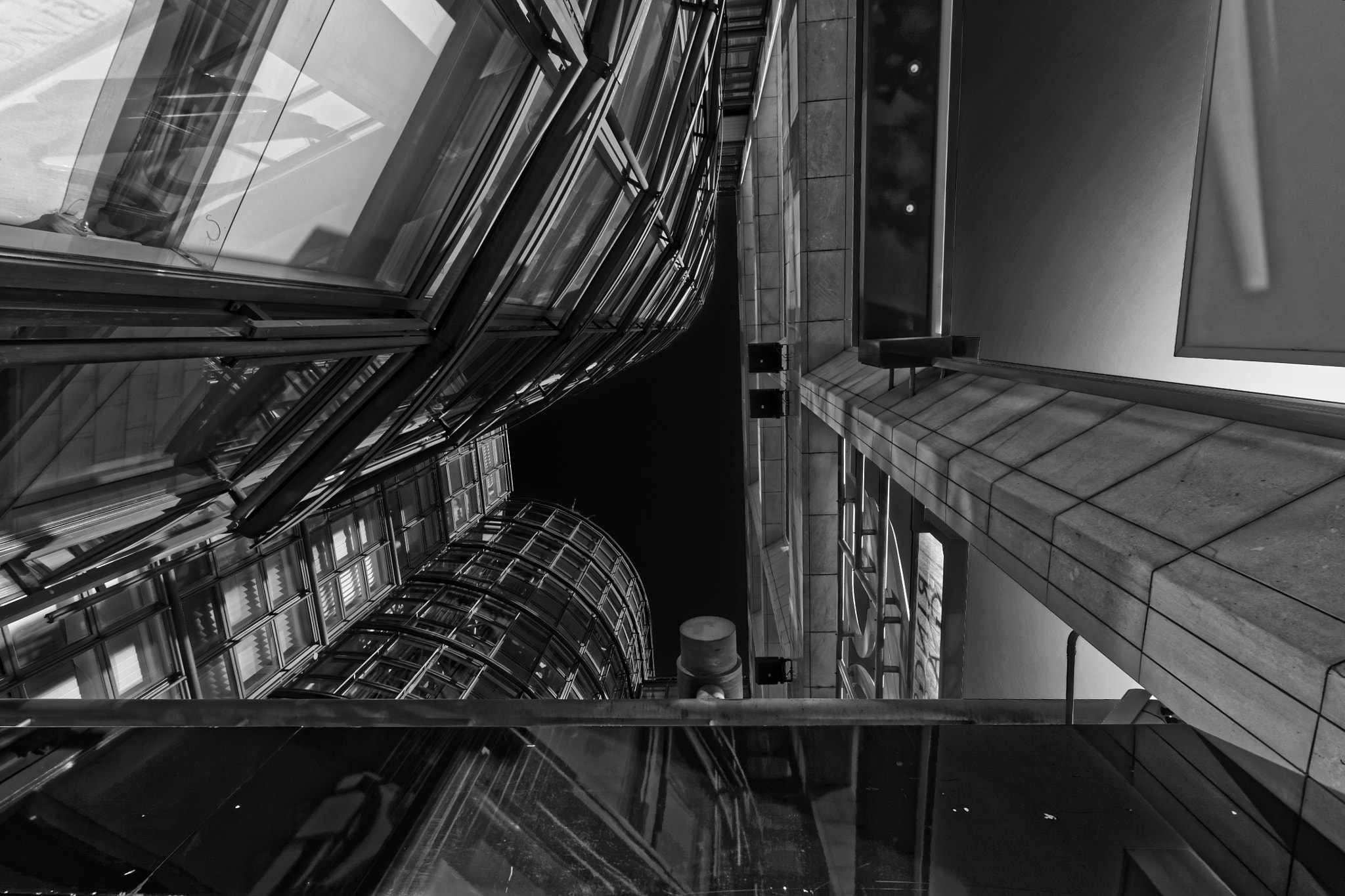 Sigma 10-20mm F3.5 EX DC HSM sample photo. Modern vienna photography