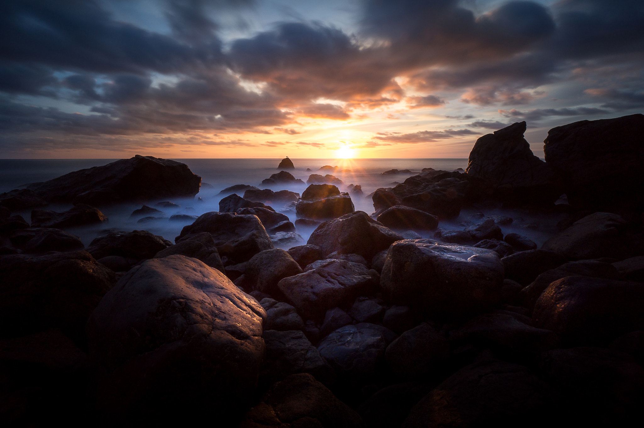 Sony Alpha NEX-6 + Sony E 10-18mm F4 OSS sample photo. Sunset at jardim do mar photography