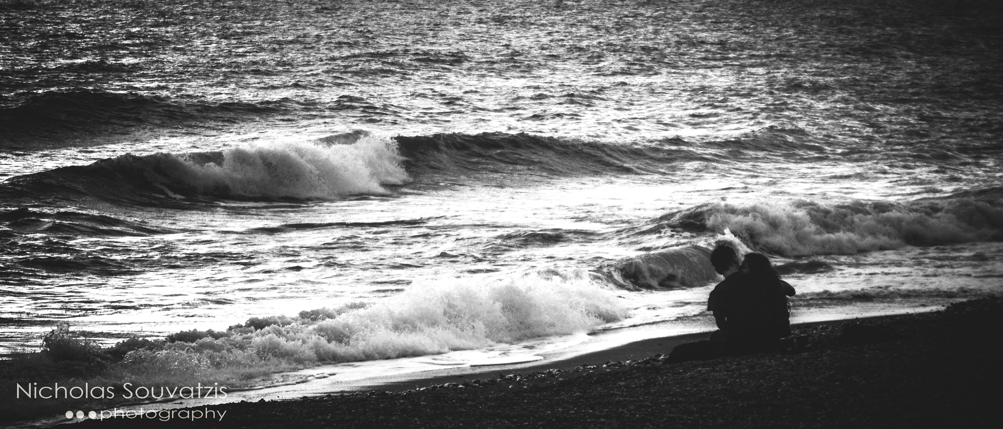 Nikon D3200 + Sigma 17-70mm F2.8-4.5 DC Macro Asp. IF sample photo. Couple at the beach photography