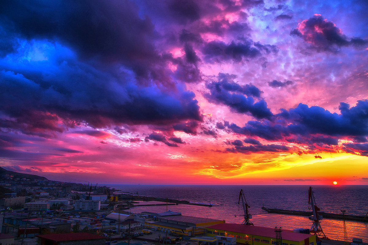 Sony Alpha DSLR-A850 + Sony 28-75mm F2.8 SAM sample photo. A red sunset. photography