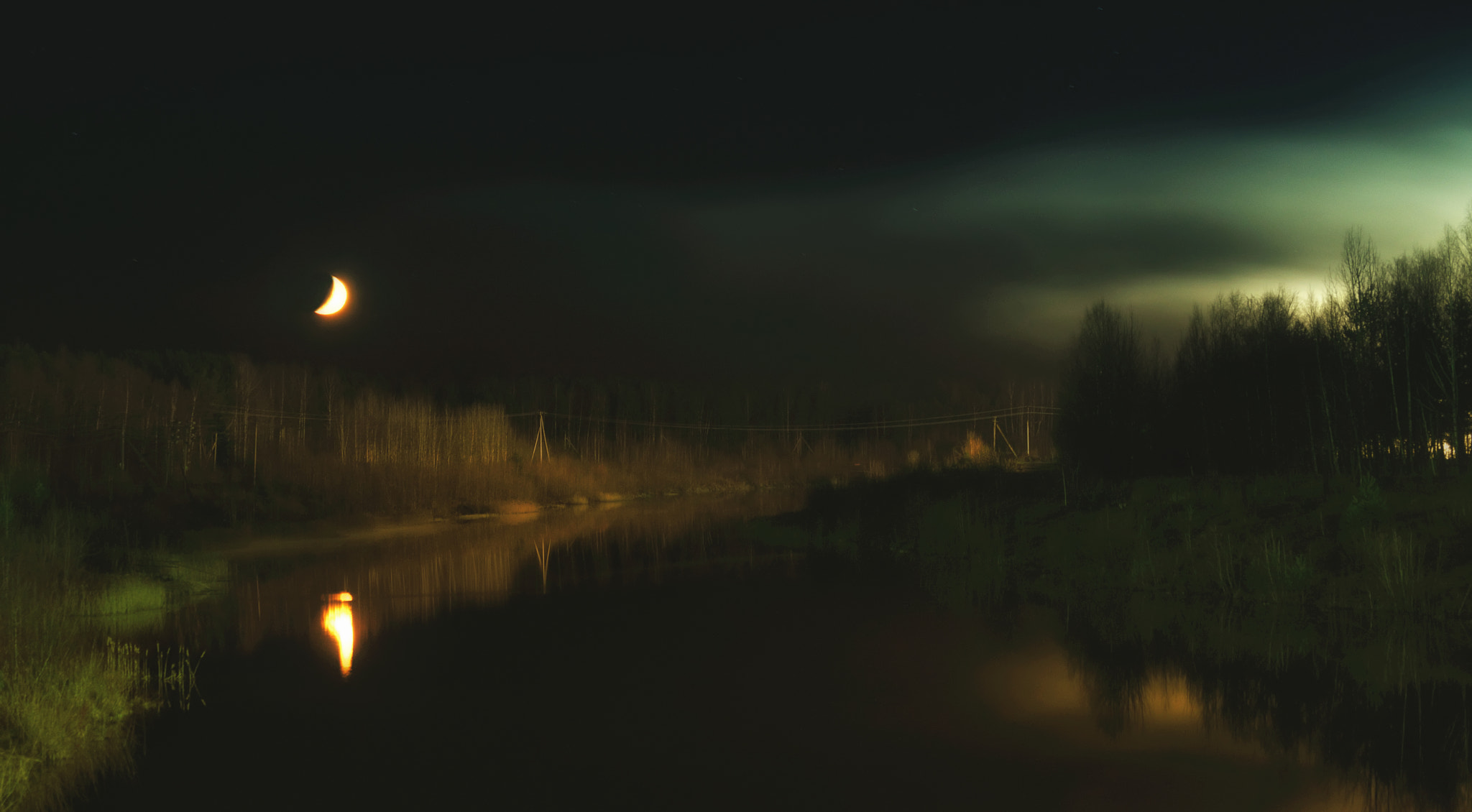 VR 70-300mm F/4.5-5.6 G sample photo. Quiet moonlit night. photography