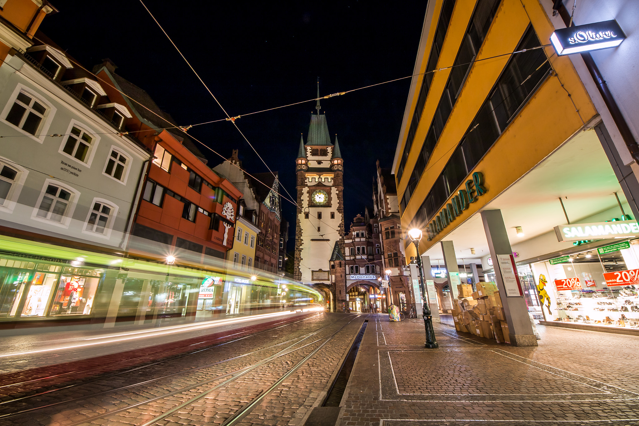 Sigma 8-16mm F4.5-5.6 DC HSM sample photo. Straßenbahn photography