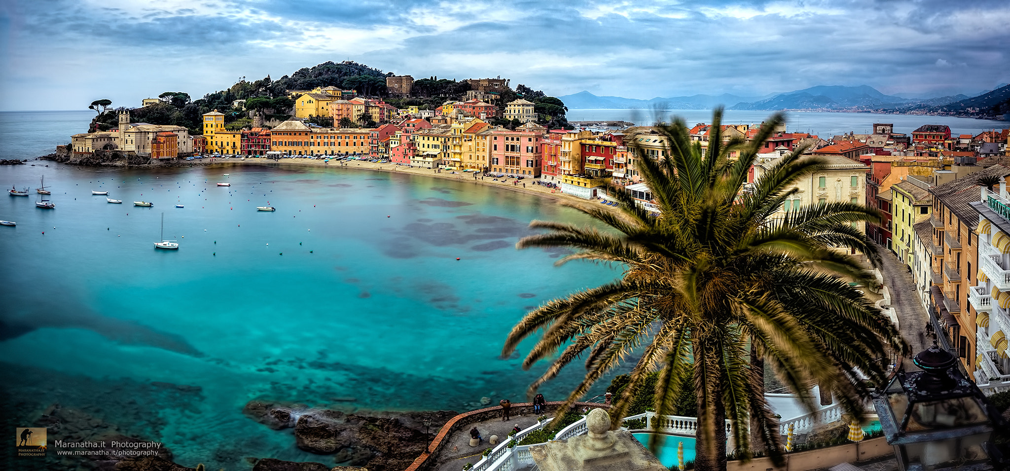 Canon TS-E 24.0mm f/3.5 L II sample photo. Sestri levante in the morning light photography