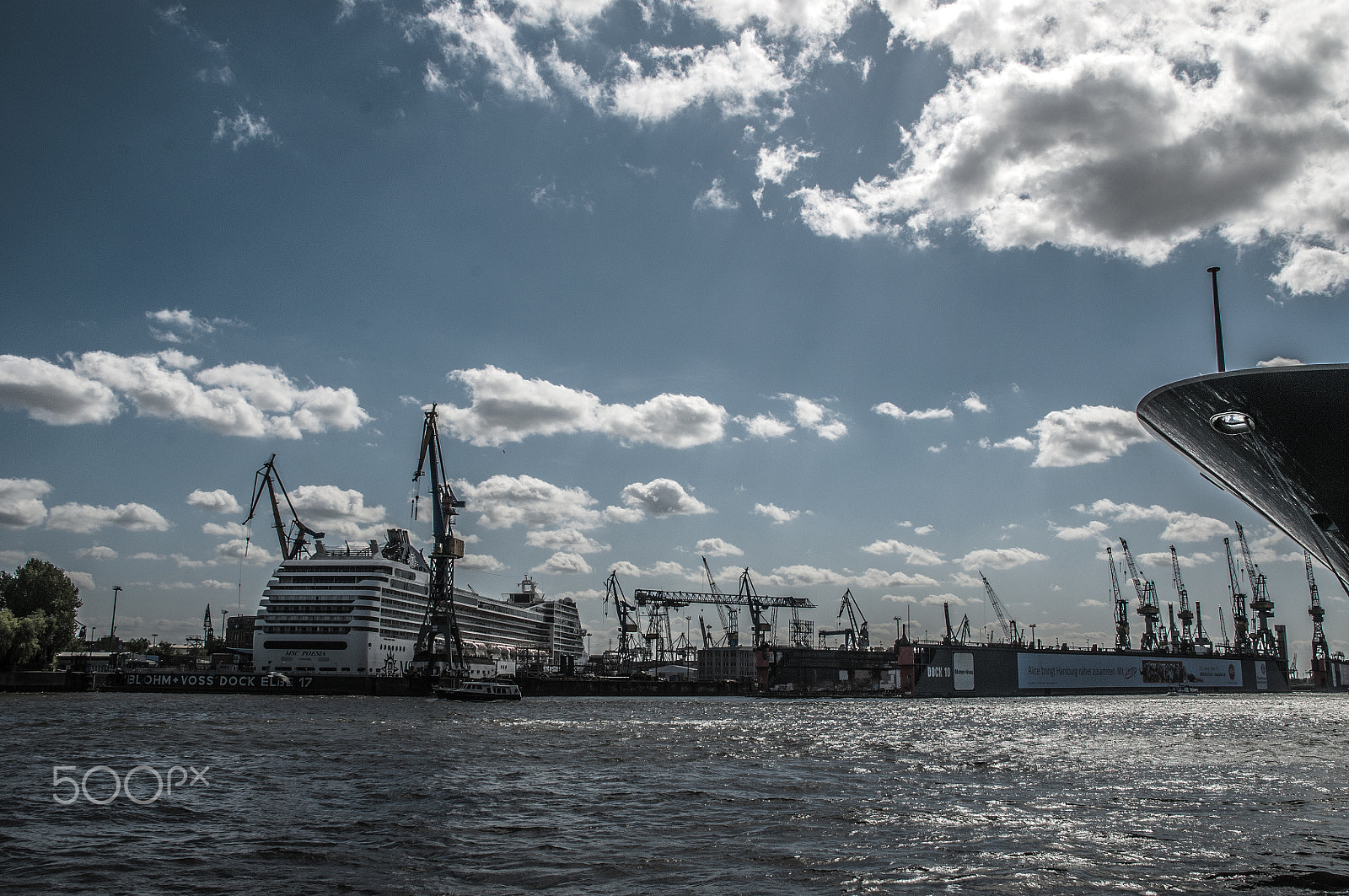 Nikon D300 + Sigma 18-200mm F3.5-6.3 DC sample photo. Picture of industry photography