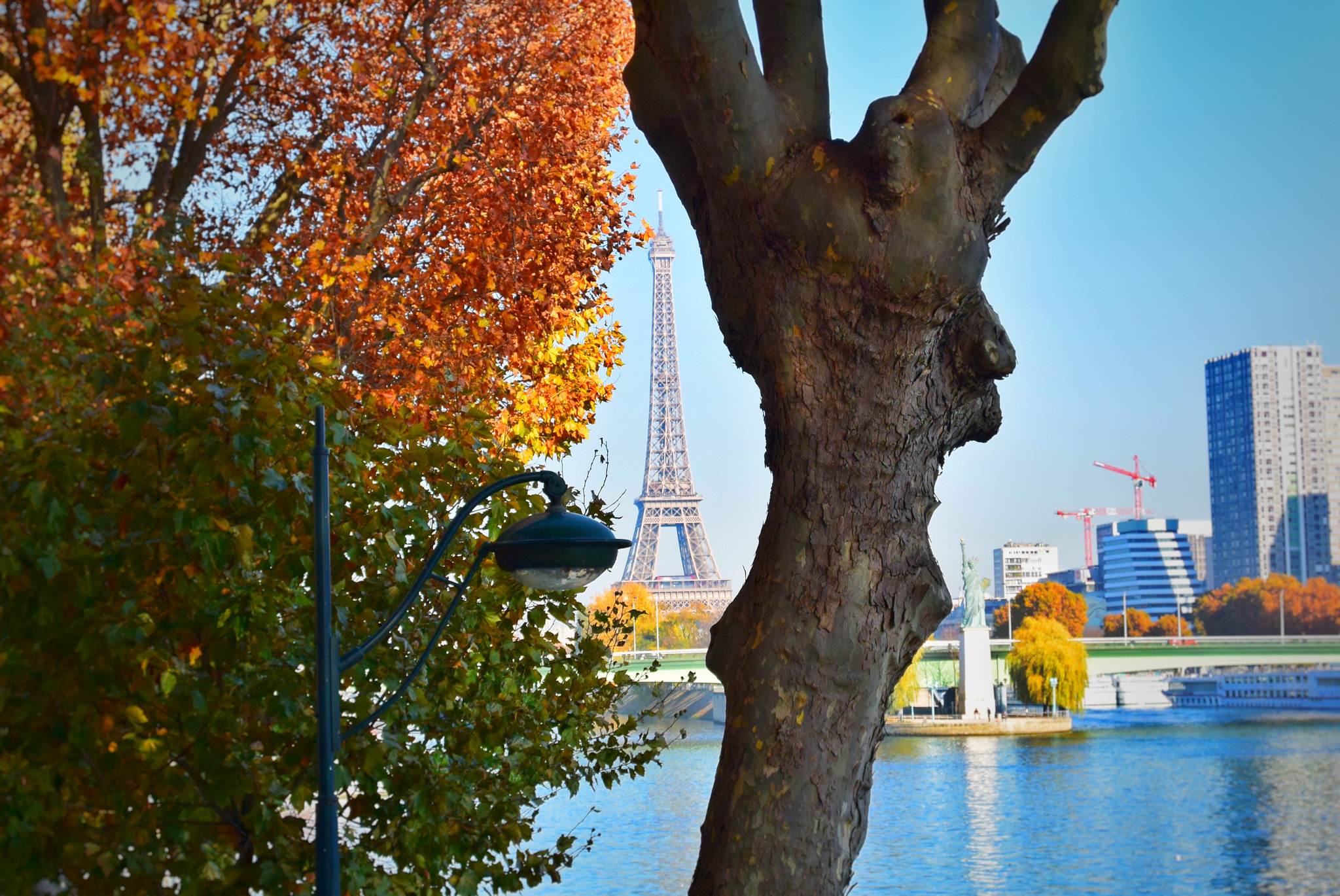 Nikon 1 S2 sample photo. La dame au loin photography